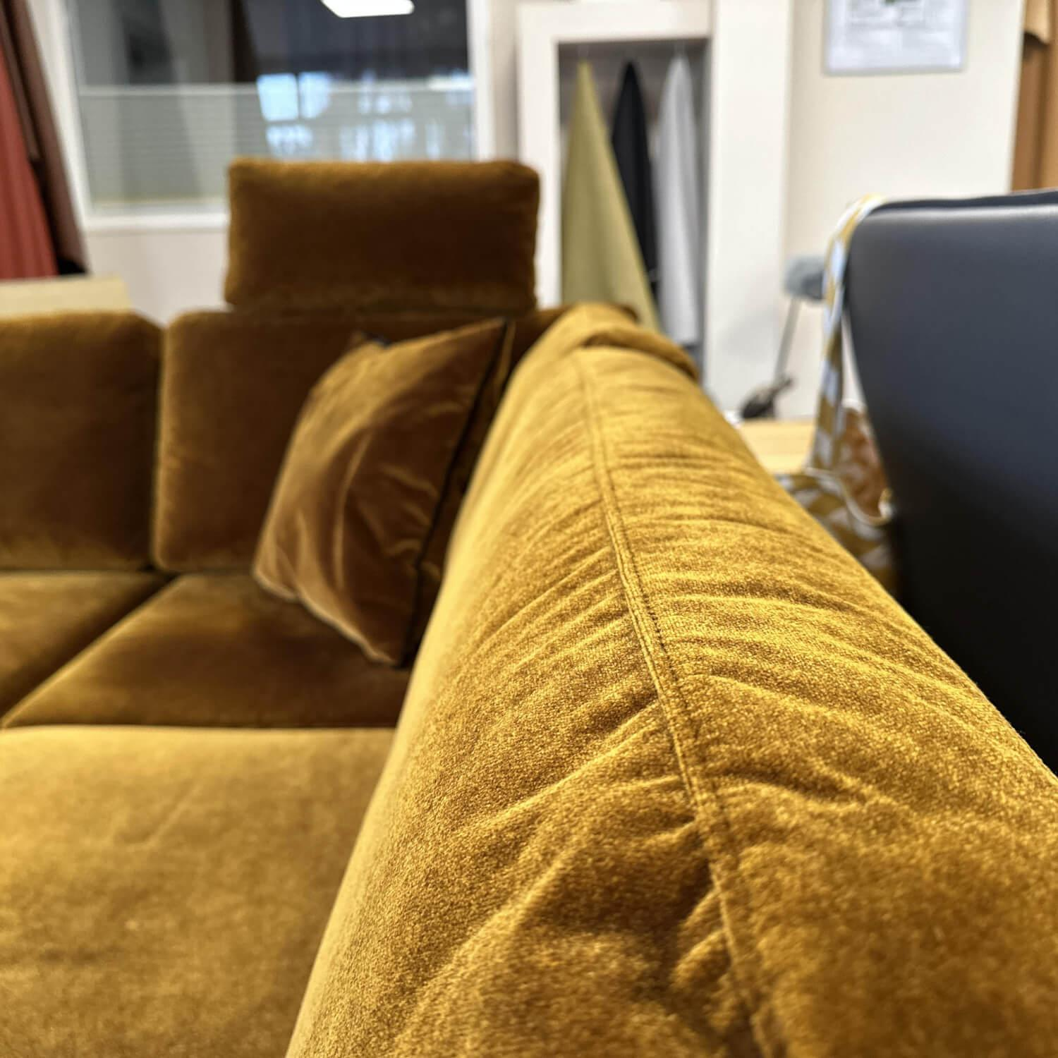 Gehlenborg Sitzmöbel - Ecksofa Living Rohleder Stoff Cloud 52 Gold Füße Metall Schwarz Mit Klappbarer Armlehne - 4