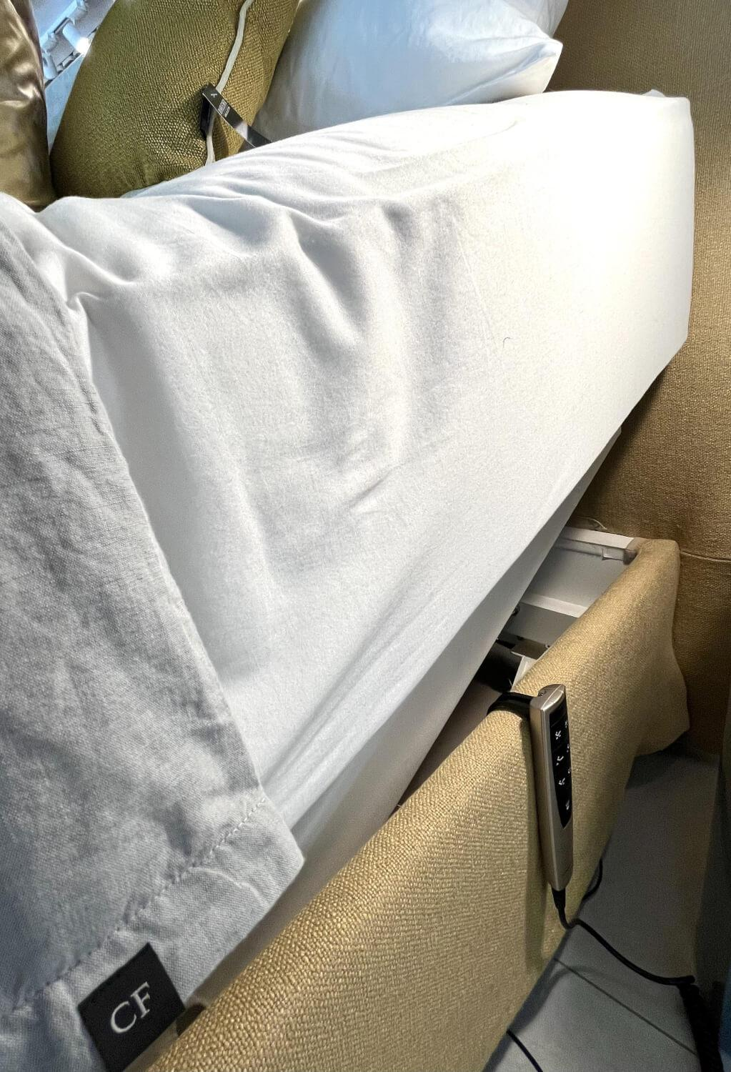 Schramm - Bett Pure Loft Stoff Antonio 2510 Corn Maisgelb Gelb Füße ZF Schwarz Mit Motorischer Verstellbarkeit - 8