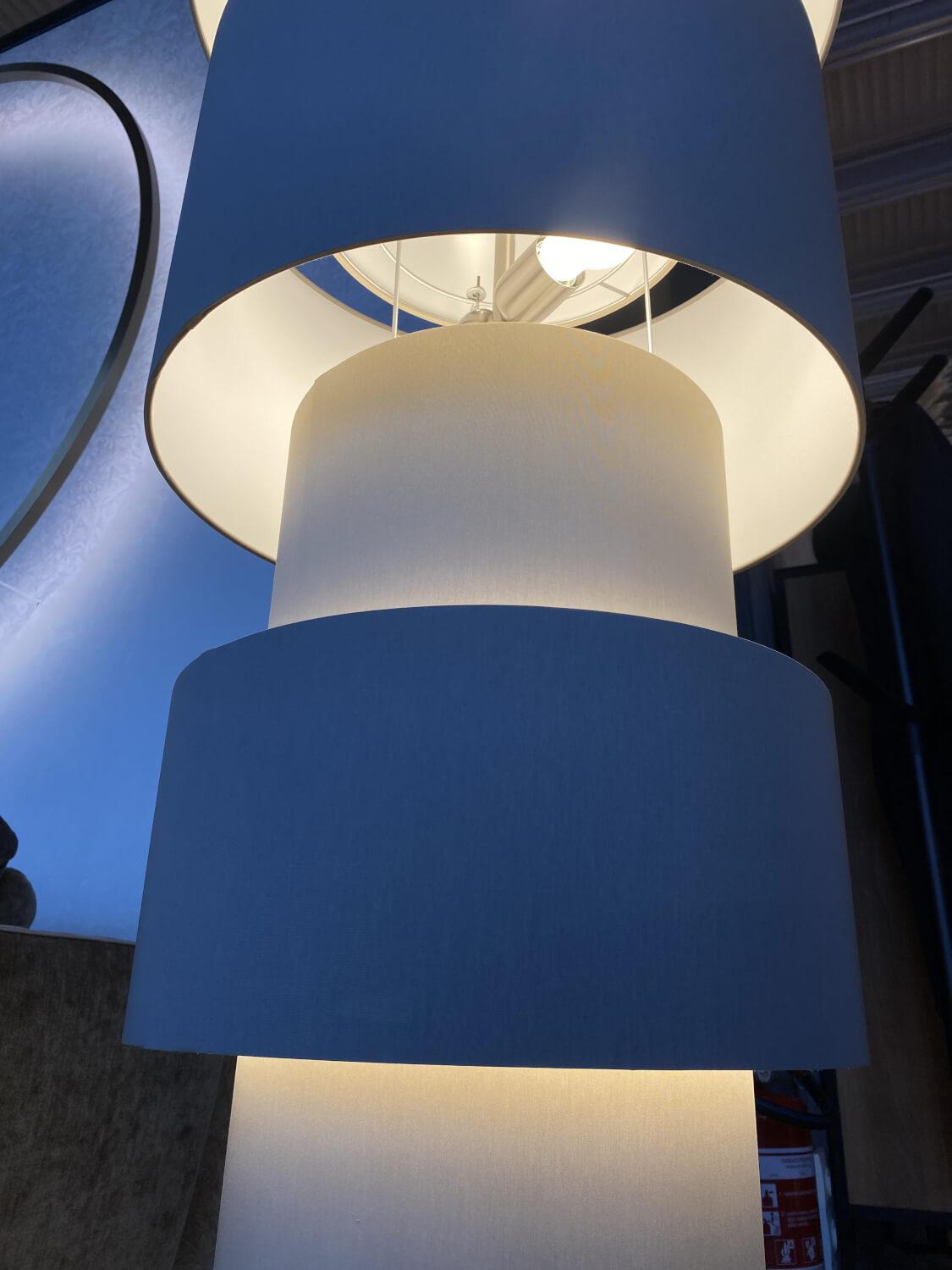 Bielefelder Werkstätten - Stehlampe Soho Gestell Nickel 3x Big Chintz Pebbel Grau Und 3x Small Chinz Sand Creme - 7