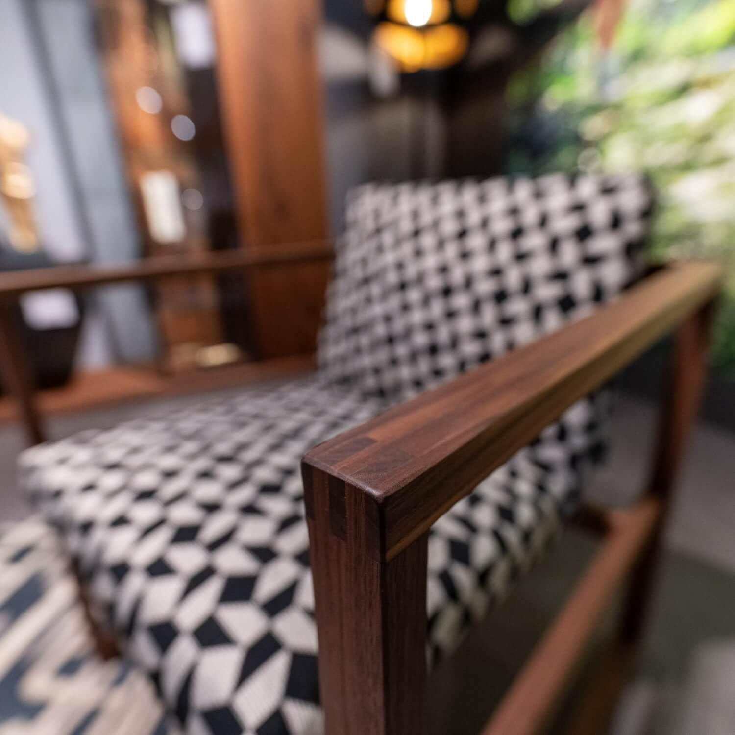 Brühl - 2er Set Sessel Grace Wood 68104 Bezug Stoff 4492 49 Schwarz Weiß Abziehbar Gestell Walnuss - 2