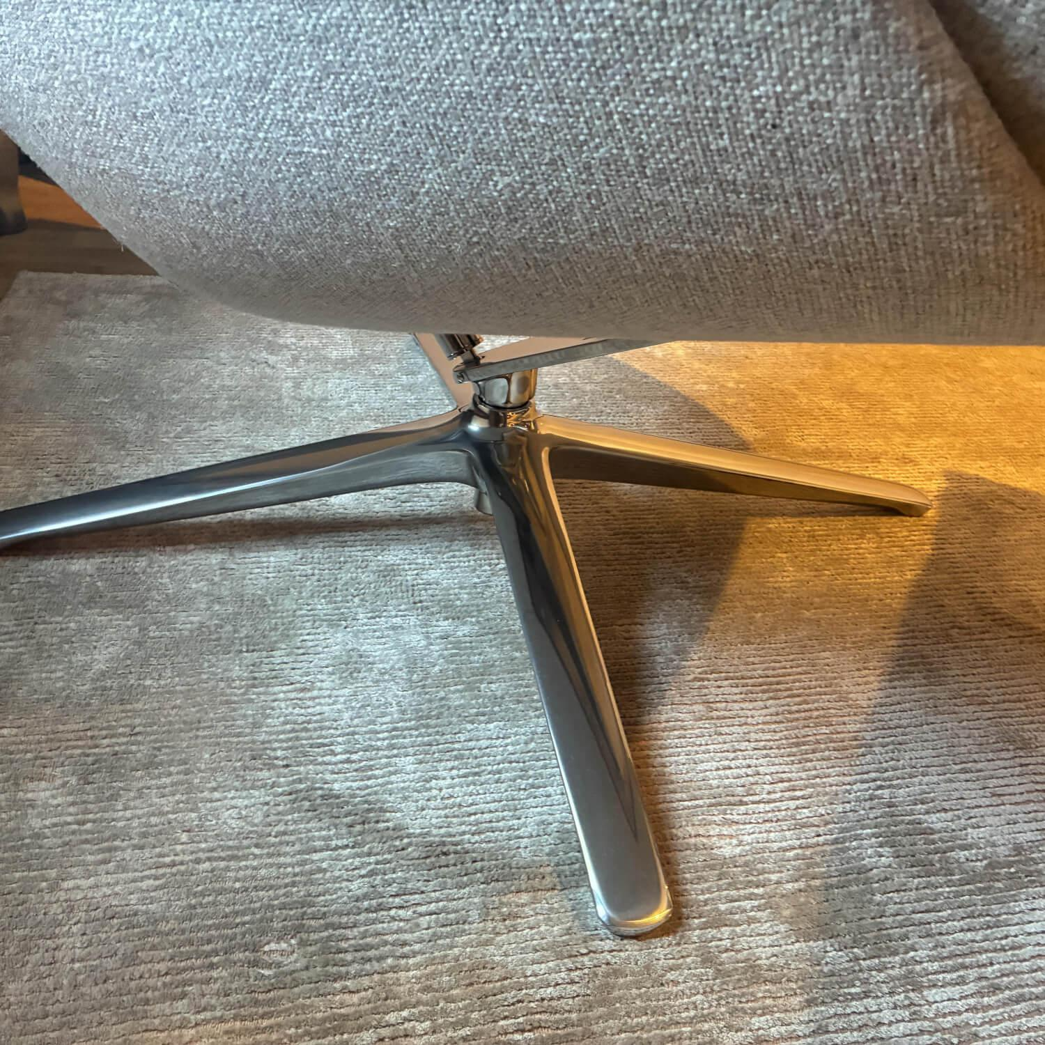 COR - Sessel Cordia Lounge Stoff 8300 Lichtgrau Grau Gestell Aluminium Poliert Inkl. Hocker - 5