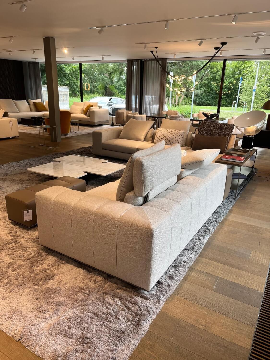 Minotti - Sofa Freeman Stoff Ginza 02 Ghiaccio Weiß Metallgestell Bronze Lackiert Mit Lederbank - Exklusives Angebot, wenn weg dann weg -  - 9