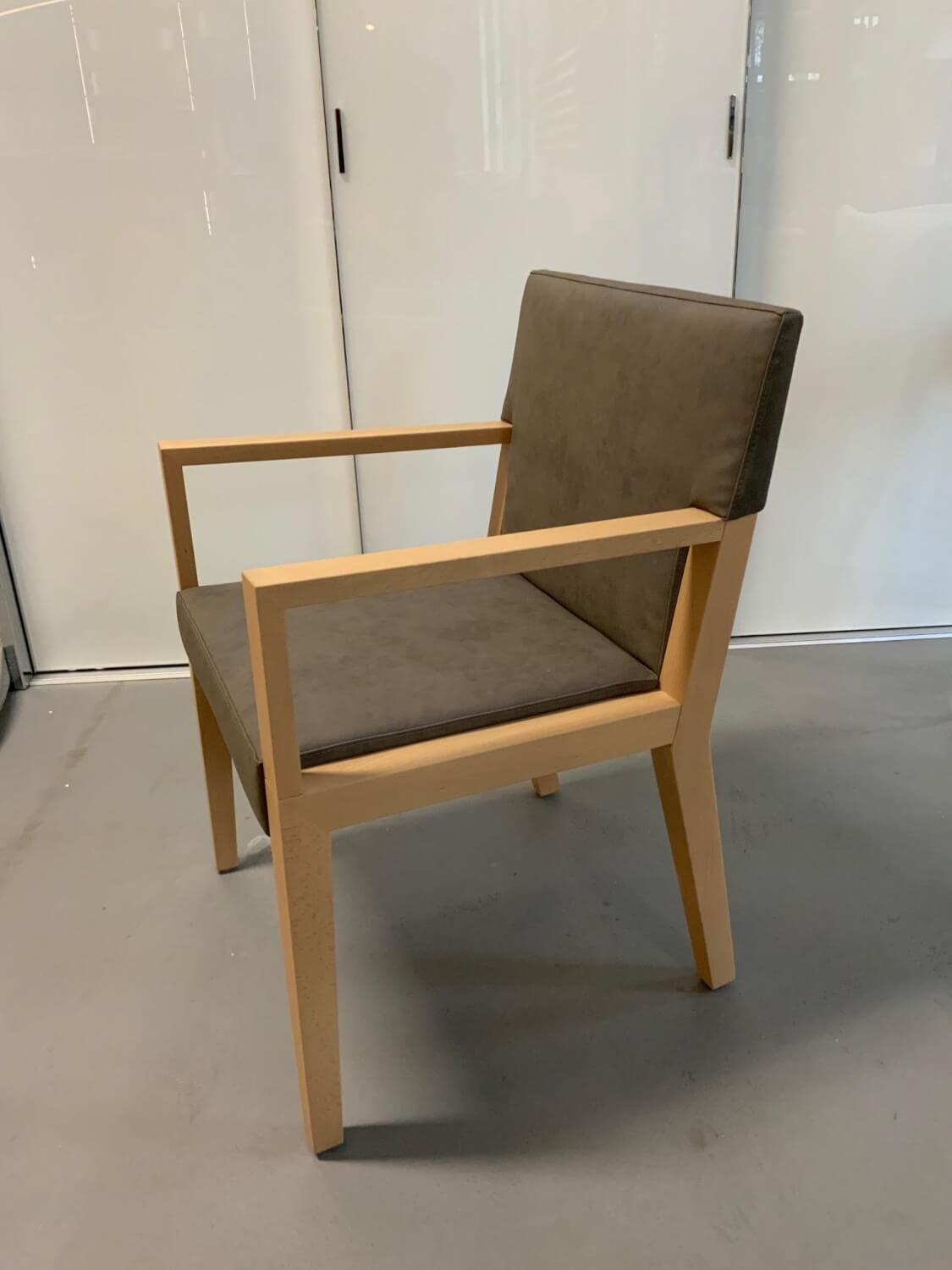 Tonon - 5er Set Stuhl Euthalia Leder 4 Eco W08 Braun Gestell Buche Wasserbeize Und Lackiert Fußstütze Edelstahl - 4