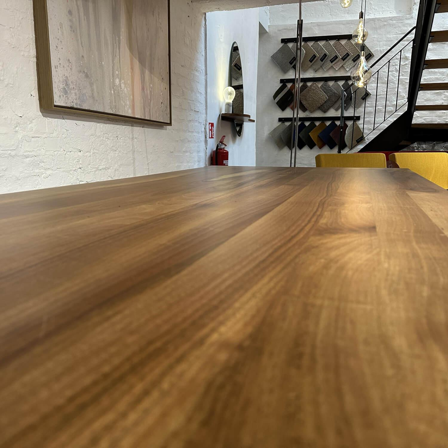 Ligne Roset - Esstisch Eaton Massivholz Nussbaum Geölt Und Klarlack Matt - 7