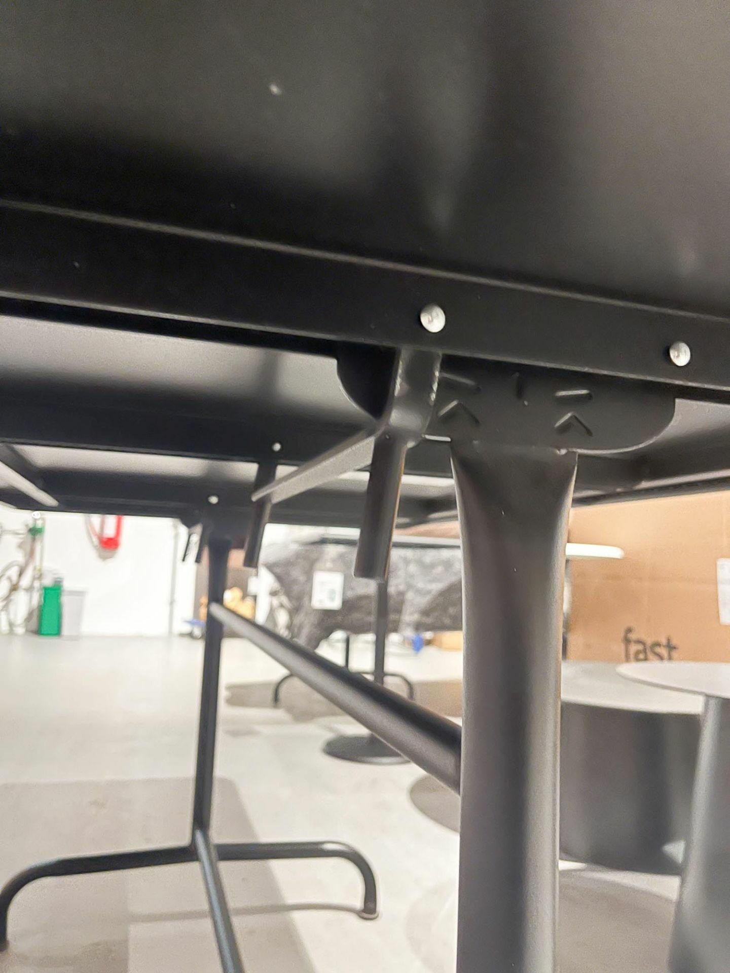 Schaffner - Tisch Rigi Platte Stahlblech Schwarz Gestell Metall Schwarz Pulverbeschichtet - 5