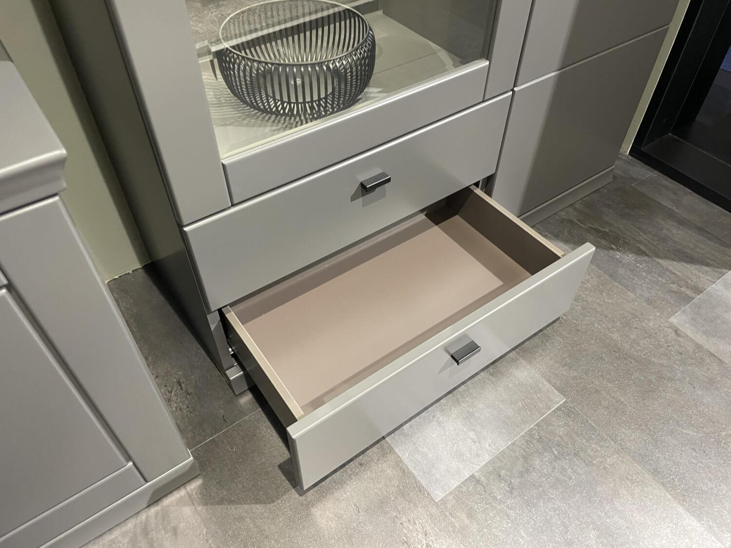 Musterring - Anbauwand Korsika 55067 Lack Schiefergrau Grau Griff W7 Schwarz Matt Inklusive Beleuchtung - 5