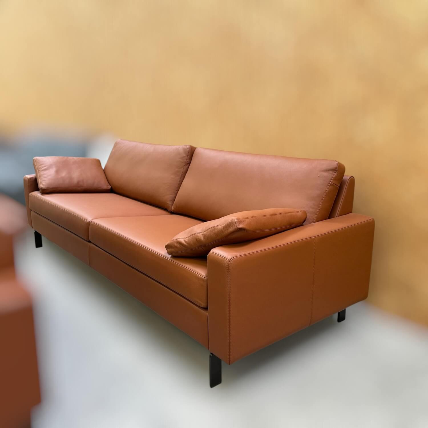 COR - Sofa Conseta Bodenfrei Leder 173 Cognac Schmalfuß Schwarzbraun mit 2 Kissen - 3