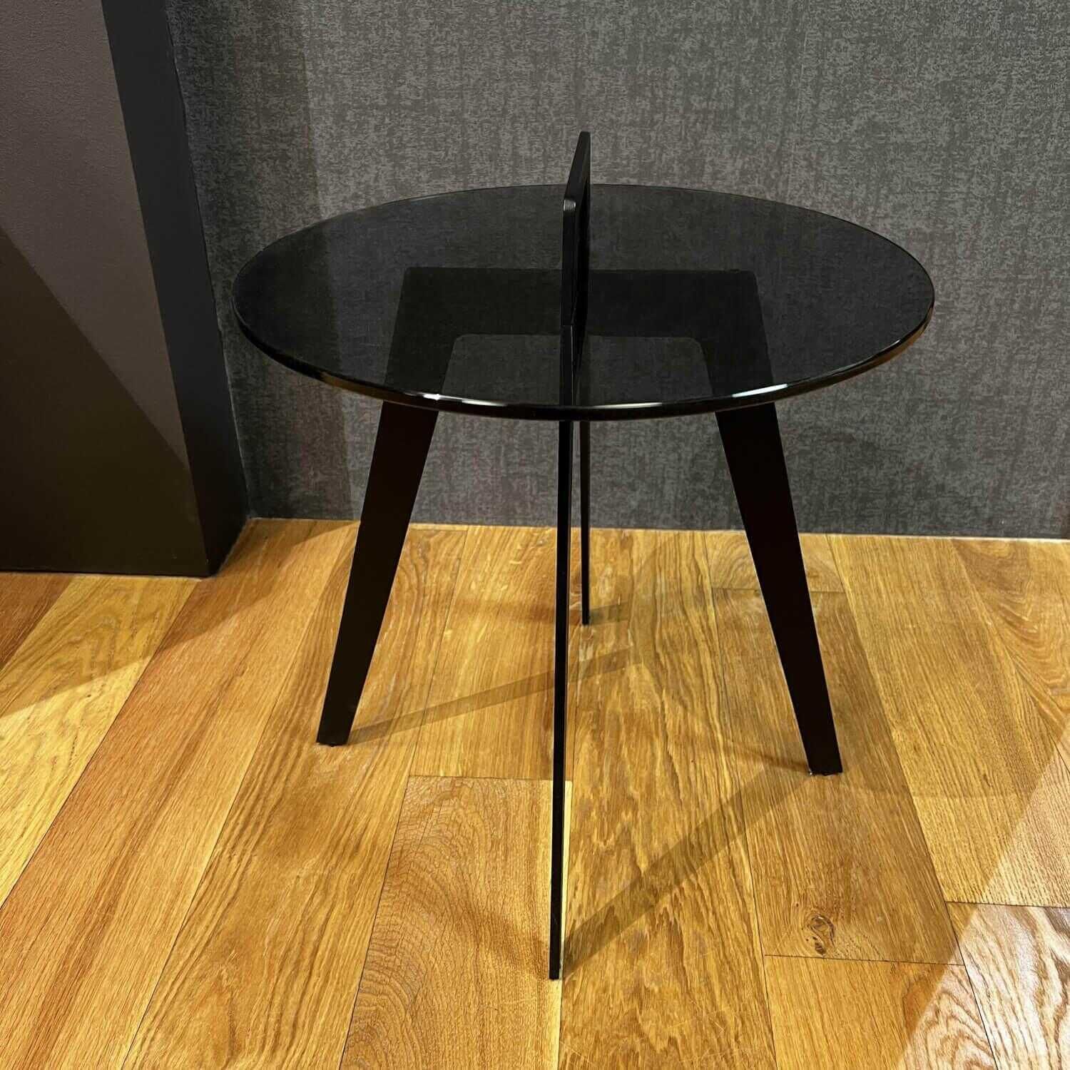 Beistelltisch Tischplatte Glas Getönt mit Griff Tischgestell Metall Schwarz
