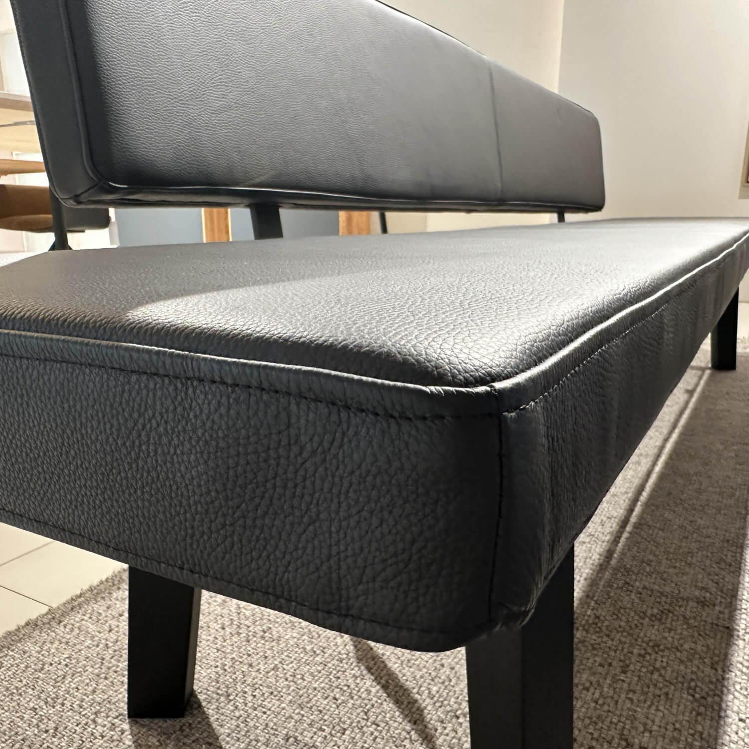 Janua - Sitzbank BB 32 Connect Leder Orient Ebony Schwarz Gestell Tiefschwarz Pulverbeschichtet Matt Füße Eiche Schwarz - 6