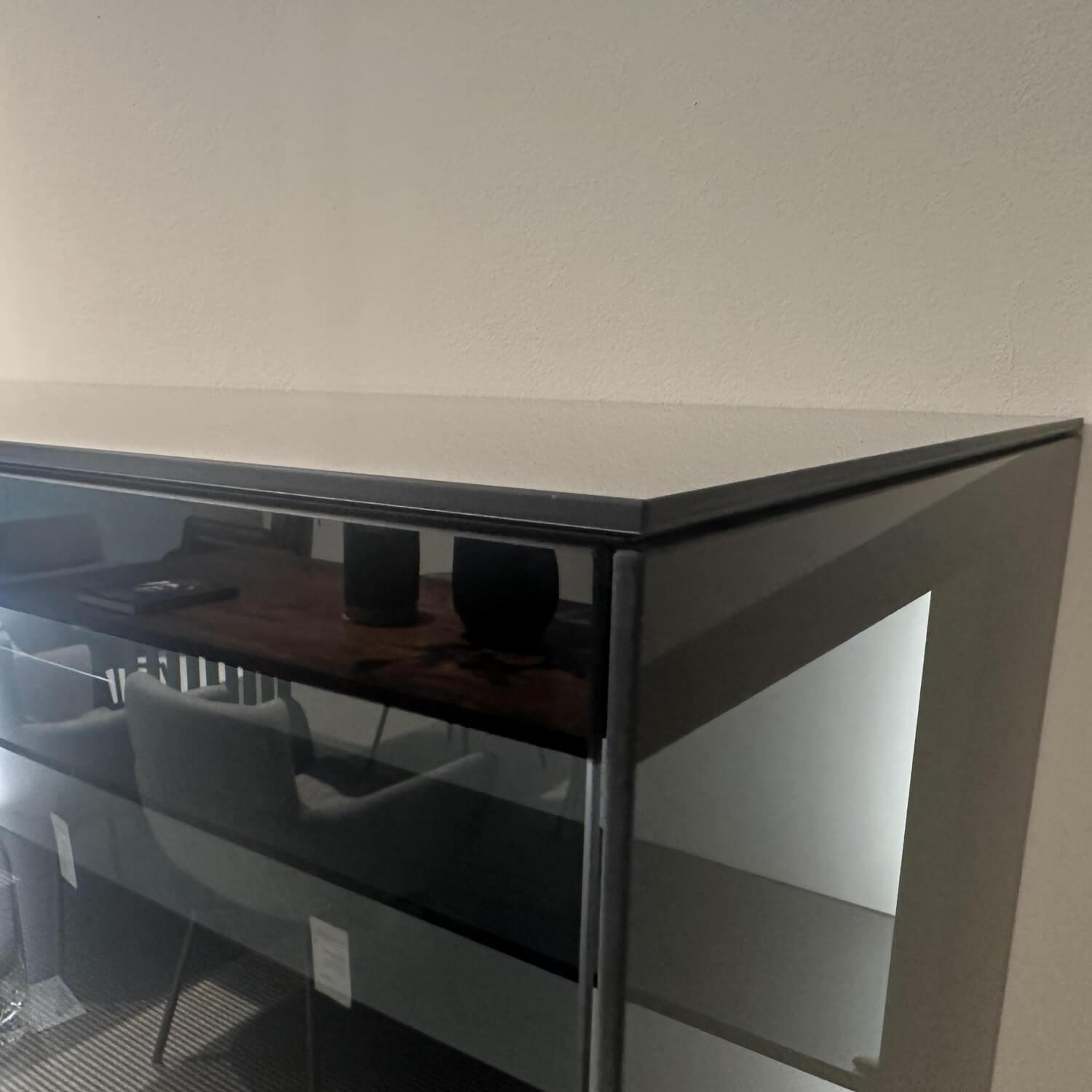 Kettnaker - Vitrine Soma Türen Grauglas Schwarz Korpus Lack Steingrau Grau - 5