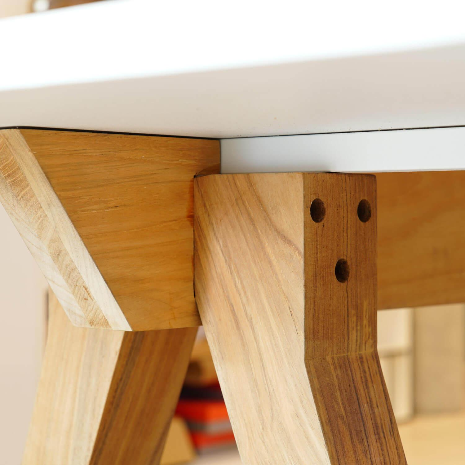 Kettal - Tisch Vieques Mesa Platte Aluminium Bone 678 Weiß Füße Teakholz - 3