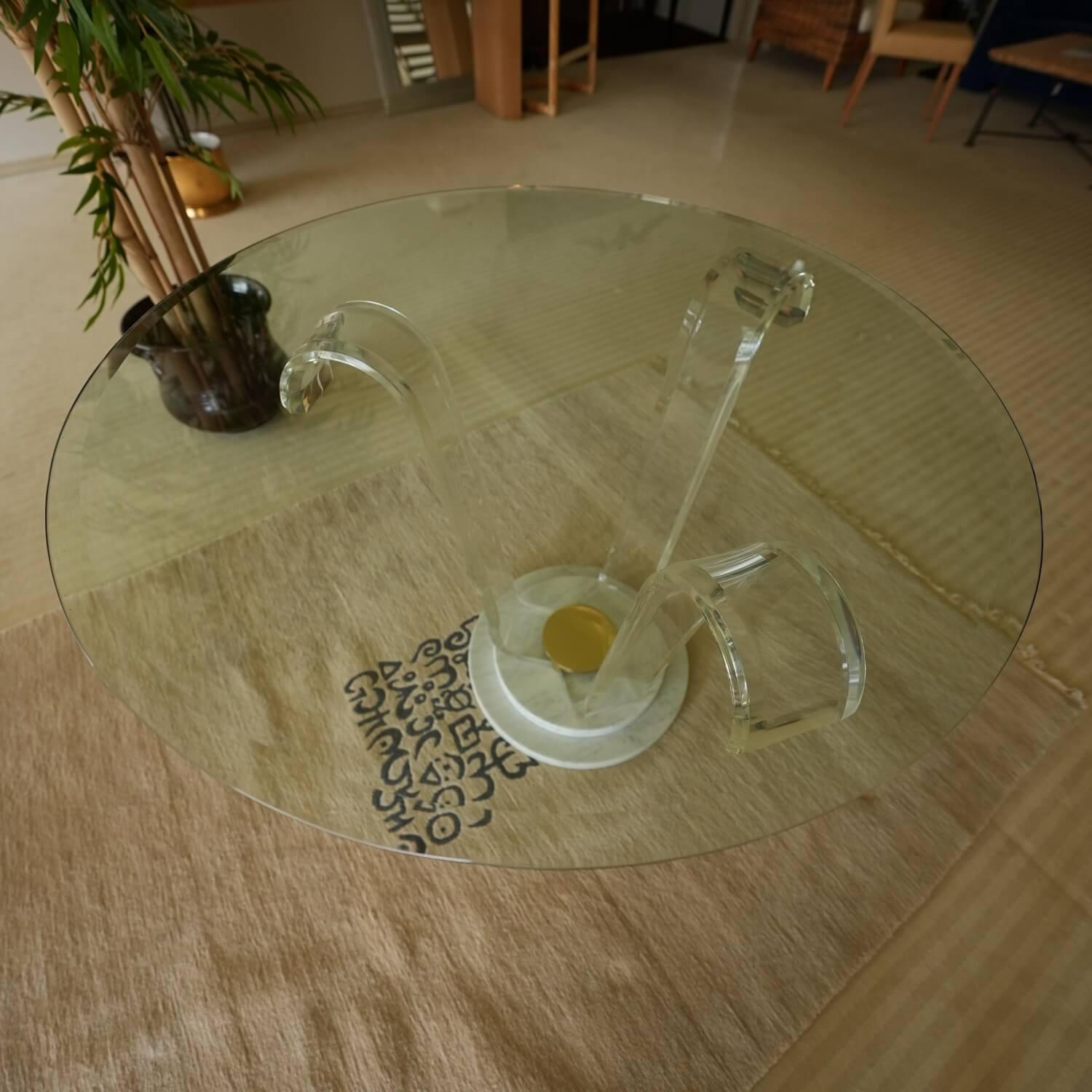 Tisch Ace Glasplatte Mit Facettenschliff Gestell Acryl und Carrara Marmor