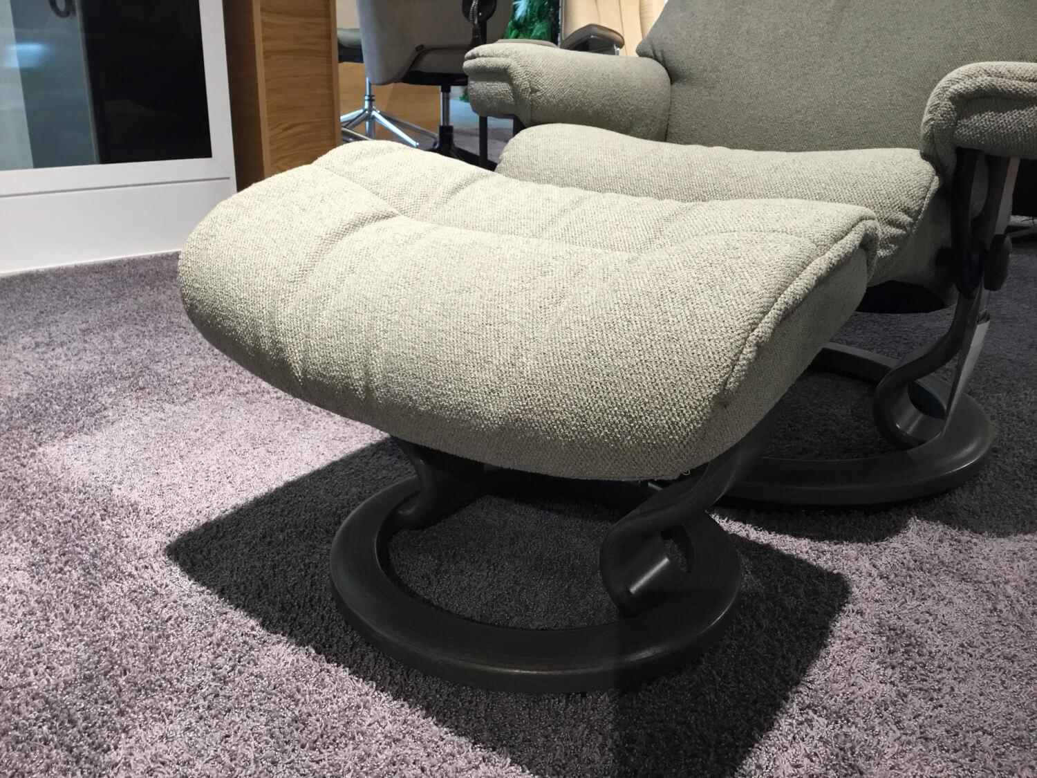 Stressless - Relaxsessel Sunrise S Comfort Stoff Faron Q2 Grey 12 Grau Gestell Holz Schwarz Inklusive Hocker - 4