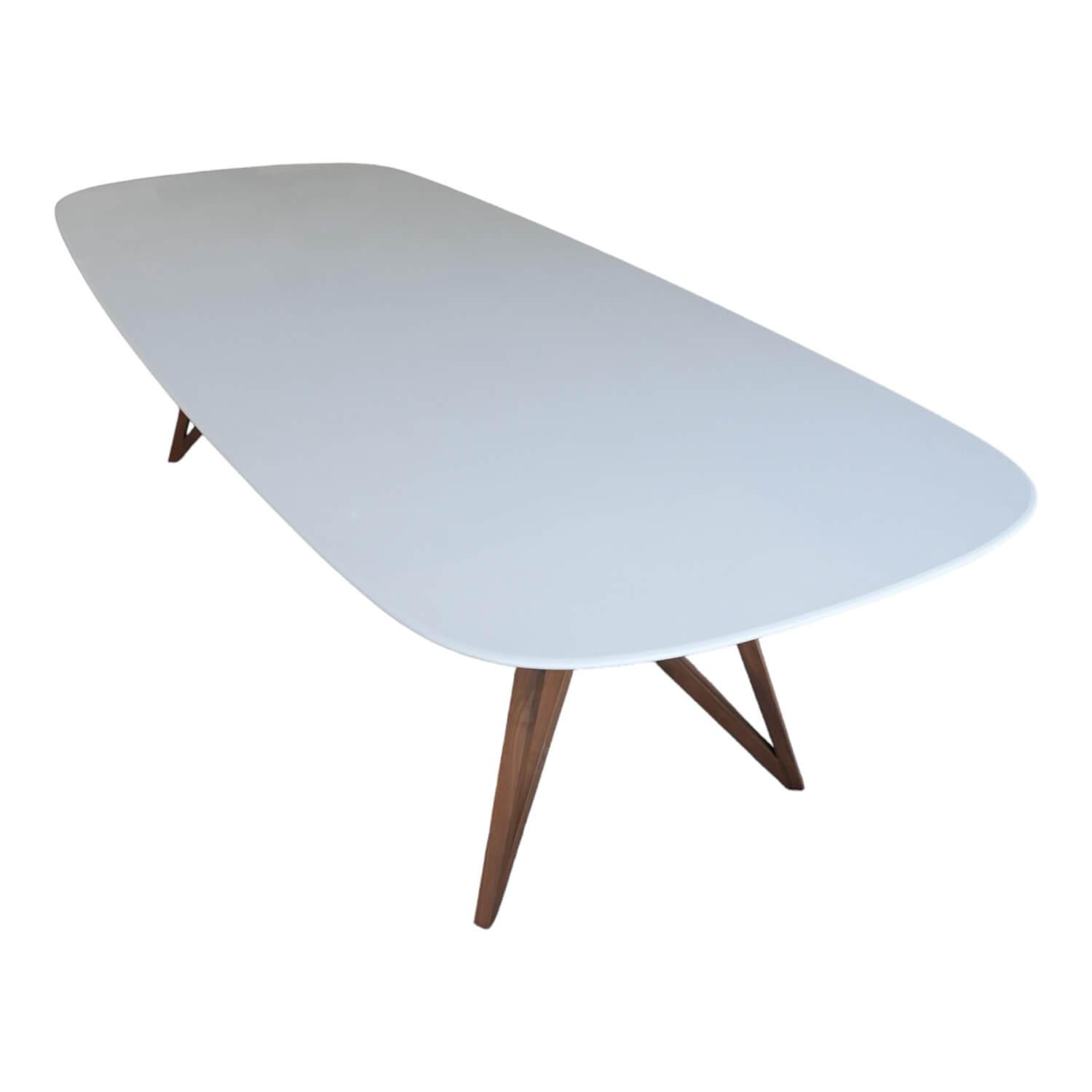 Walter Knoll - Tisch Seito Quarzstein Weiß Gestell Holz Nussbaum Mit Splitanteil Geölt Bootsförmig - 1
