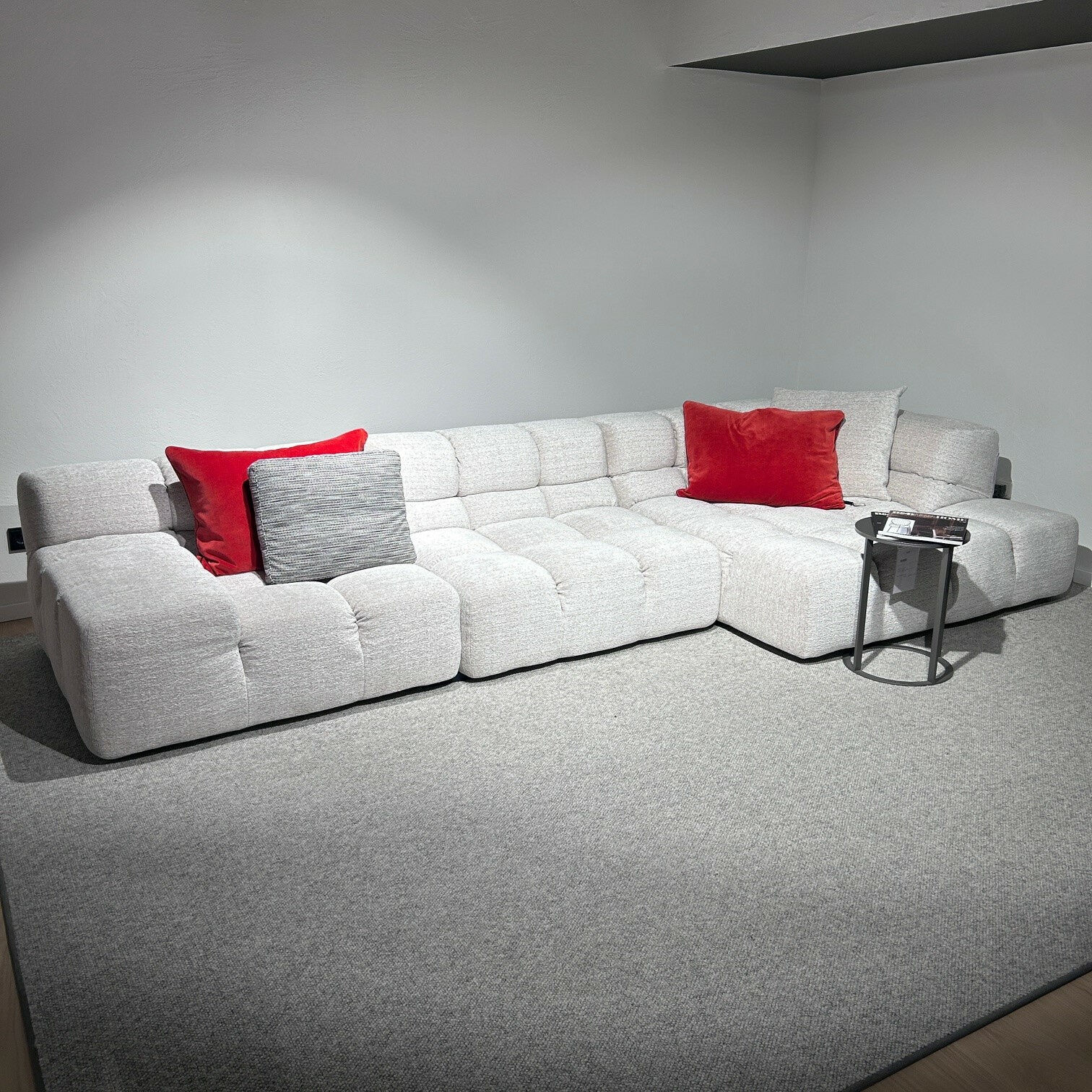 B&B Italia - Ecksofa Tufty Time Stoff Elettra 2492 102 Bastfarben Grau Füße Schwarz - 6