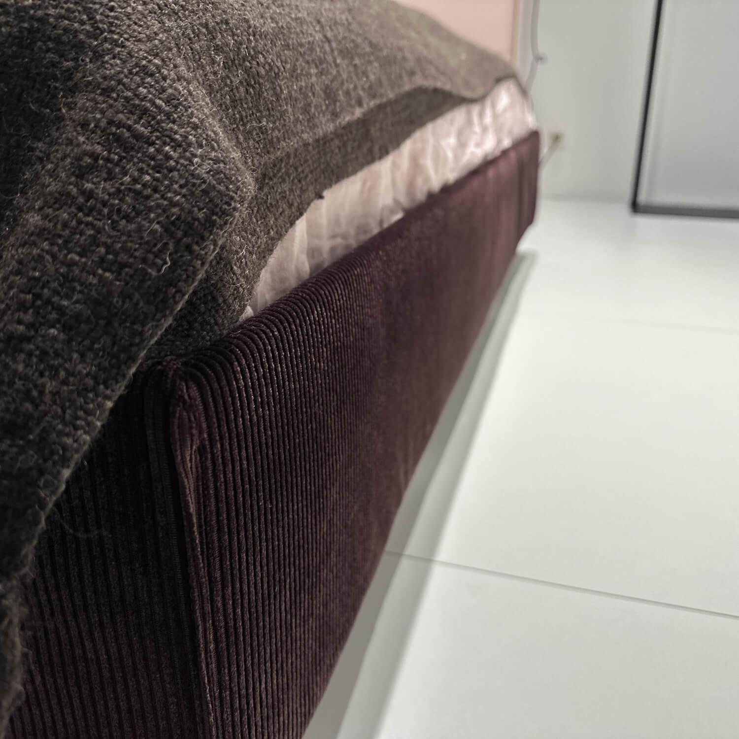 Möller Design - Bettanlage MD 13 Rose Stoff Charmelle Cord 103 Aubergine Violett Holzfuß Inklusive Beistelltisch Und Metallcontainer - 5