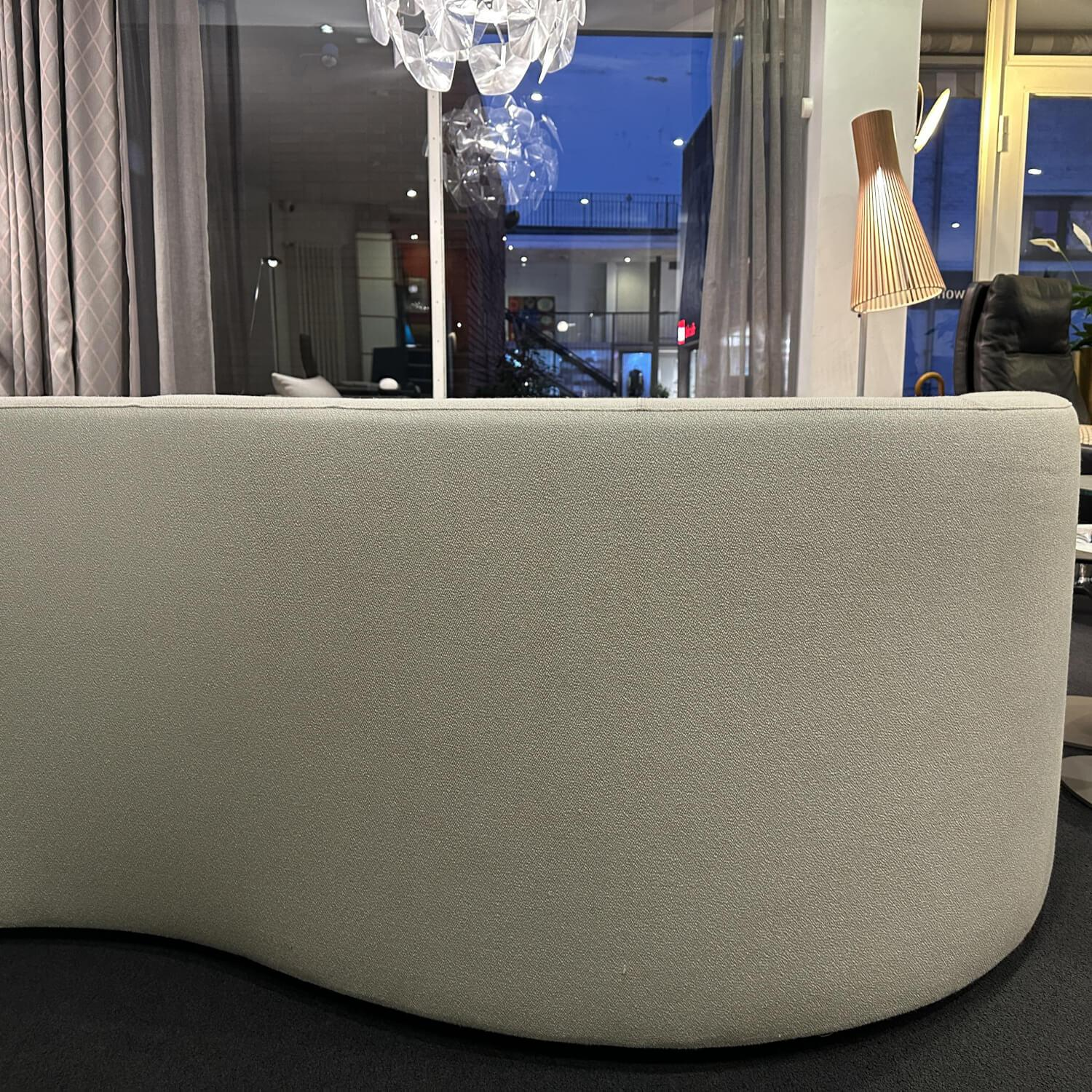 COR - Sofa Siwa Stoff 9161 Kiesel Hellgrau Creme mit Kissen und Hocker - 2