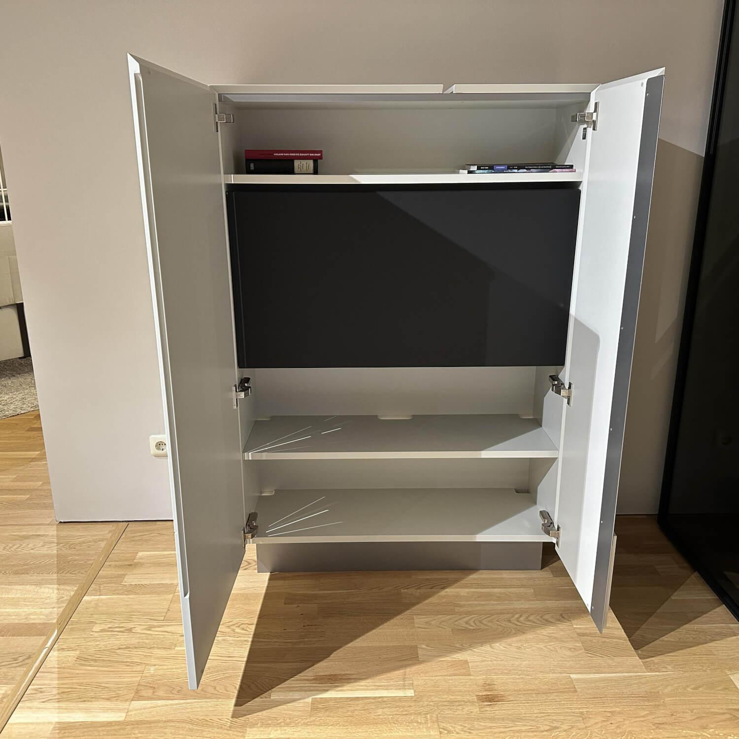 Christine Kröncke - Schrank Smartoffice GAP 100 Lack Matt Pearl Creme Sockel Effektlack Titan Grau - 5
