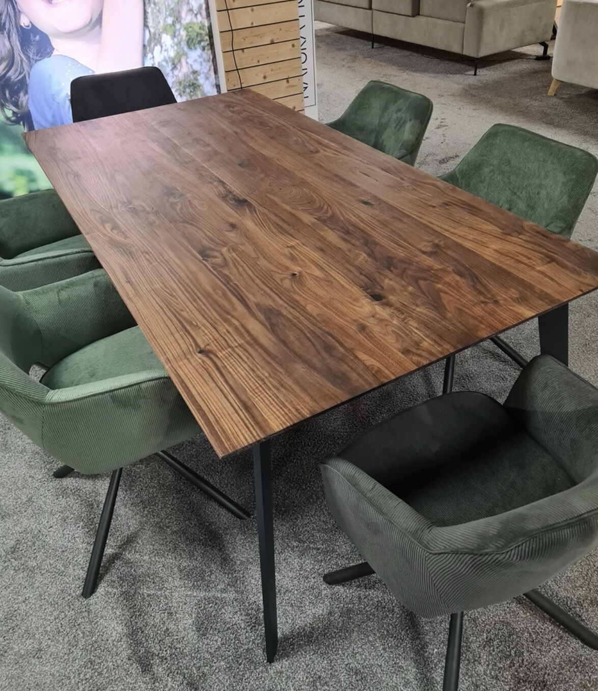 Nouvion - Esstisch Phoenix Nussbaum Geölt Epoxidharz Schwarz - 1