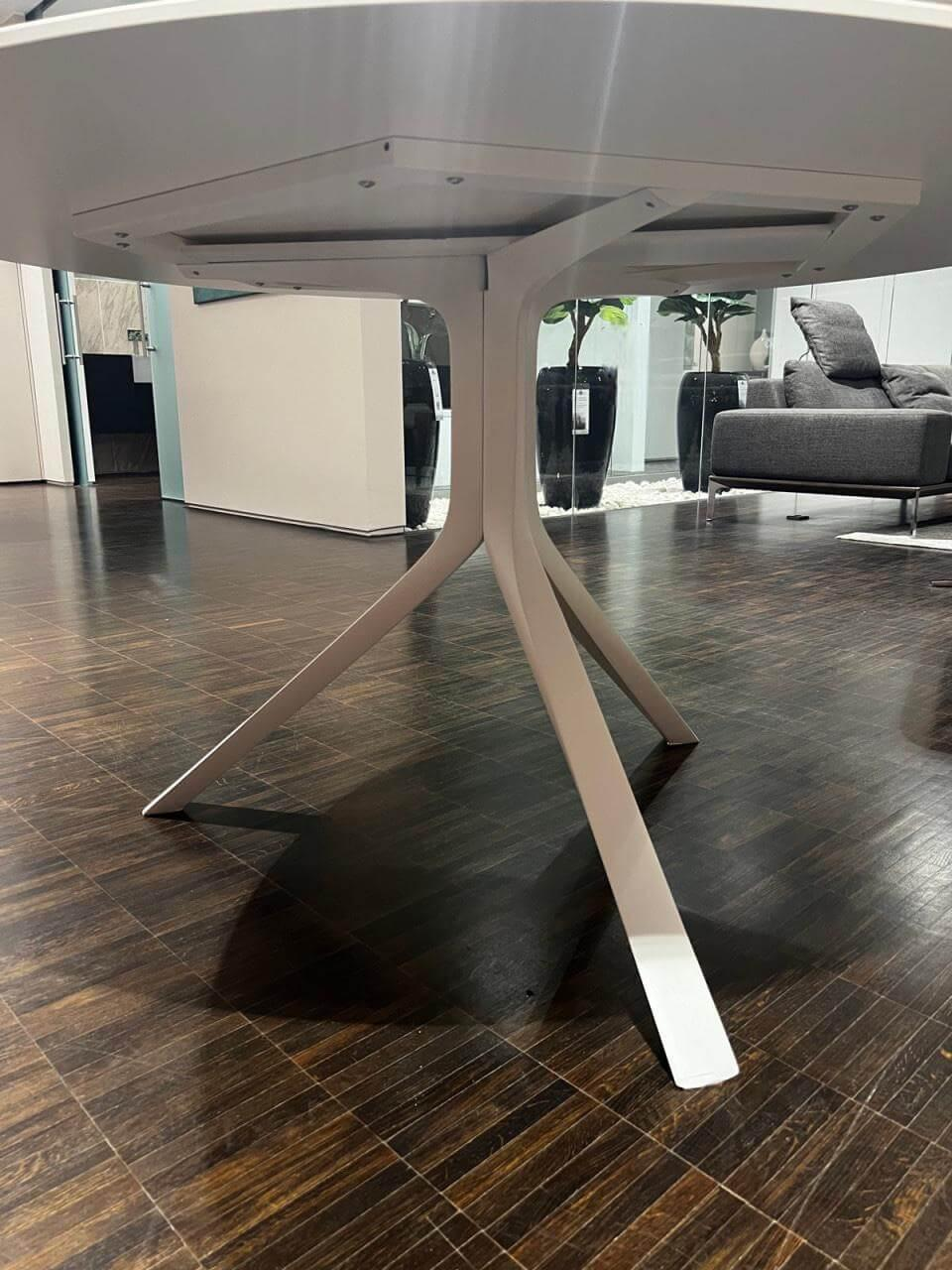 Kristalia - Esstisch Oops I Did It Again Platte Pure Laminat Weiß Gestell Weiß Lackiert - 3