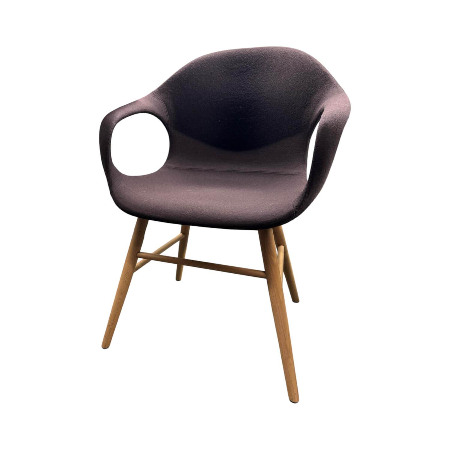 Kristalia - Armlehnstuhl Elephant Stoff Divina 3 393 Dunkelbraun Gestell Buche - 1