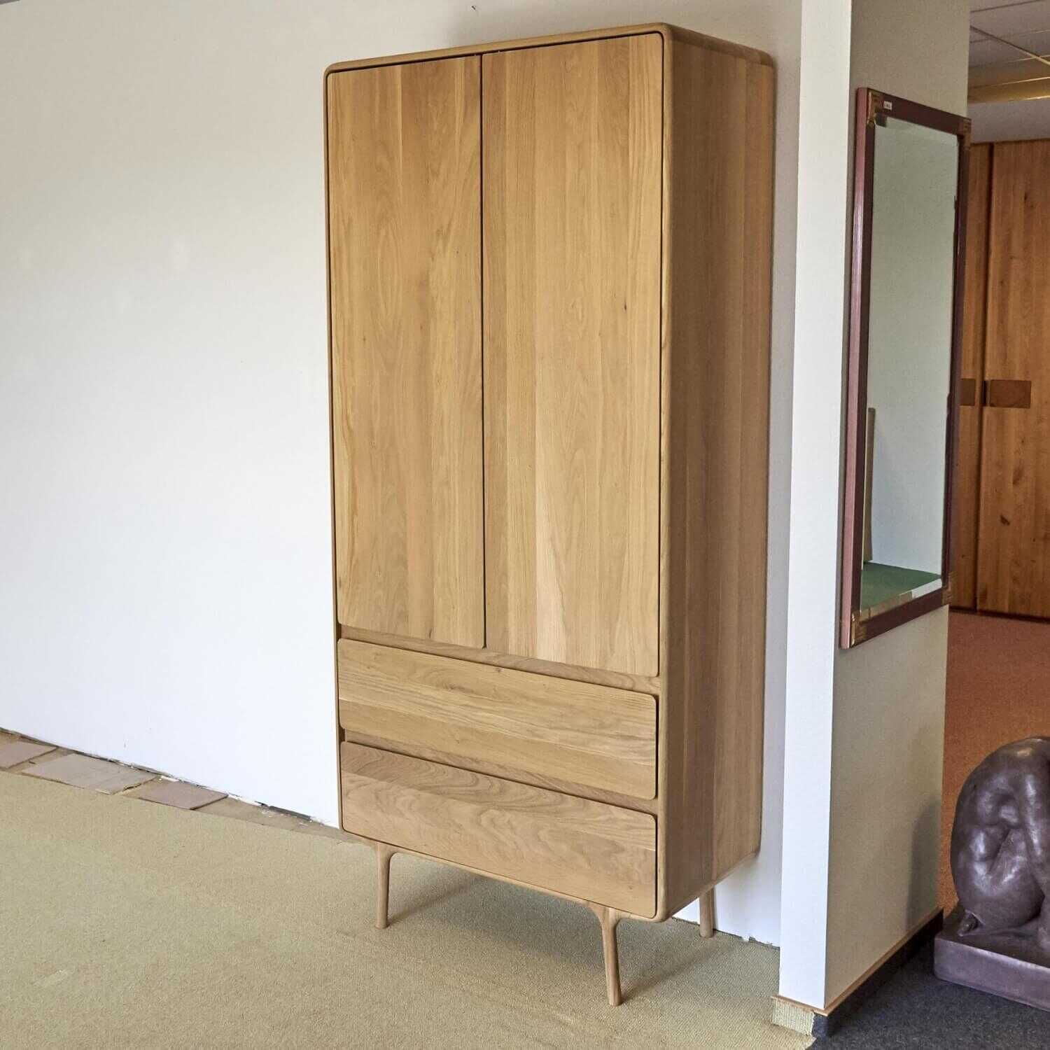Gazzda - Kleiderschrank Modell Fawn Eiche Massiv Oberfläche Weiß Geölt - 4