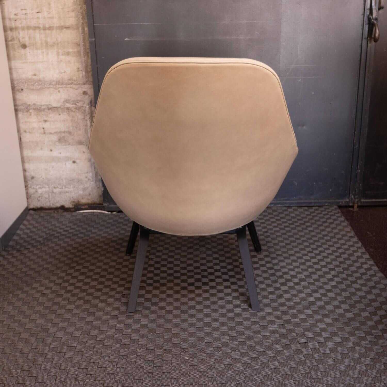 Sessel About A Chair AAL93 Leder Beige