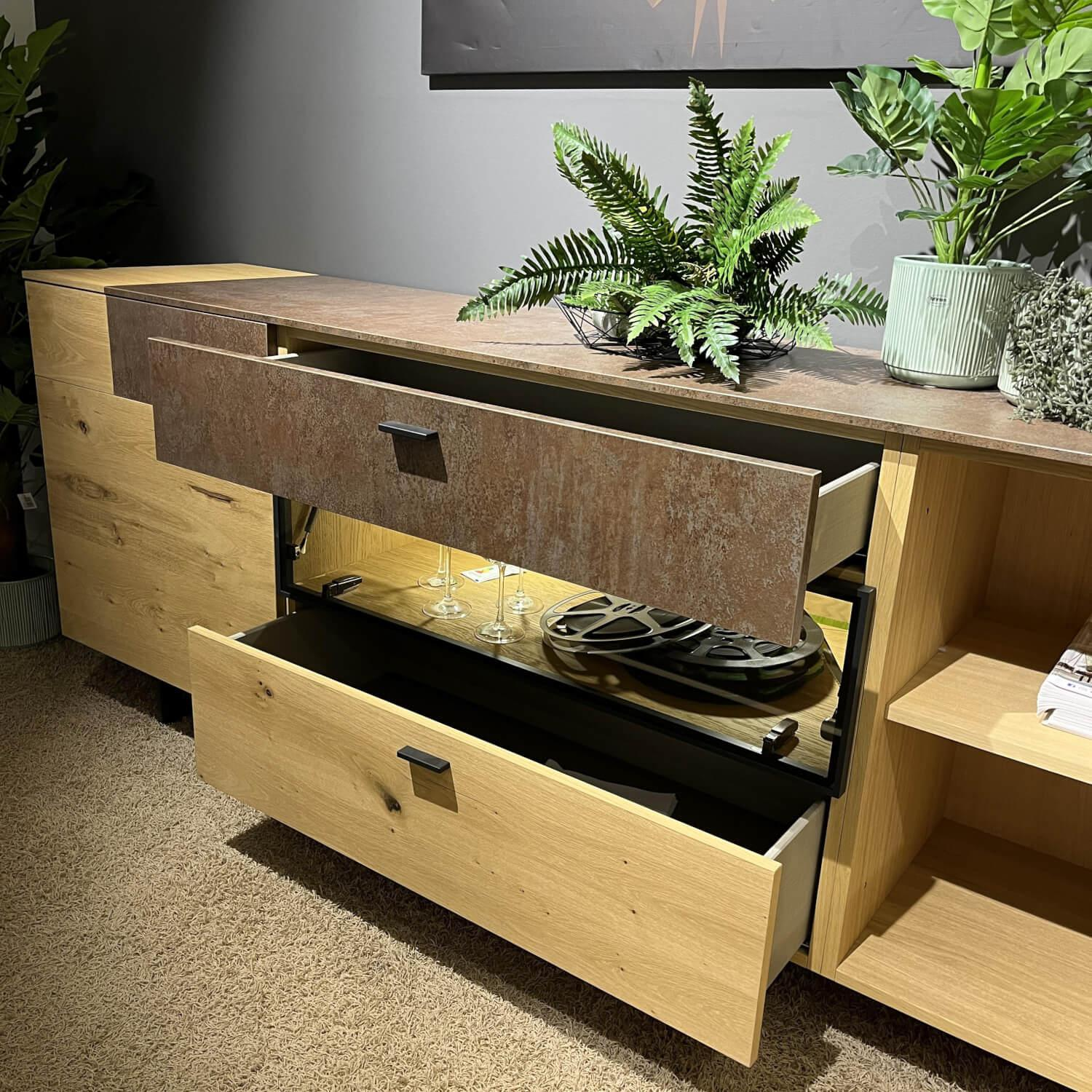 Gwinner - Wohnwand Sideboard Mondo Cantato SB1 Balkeneiche Natur 2205 Akzent Rostoptik - 12