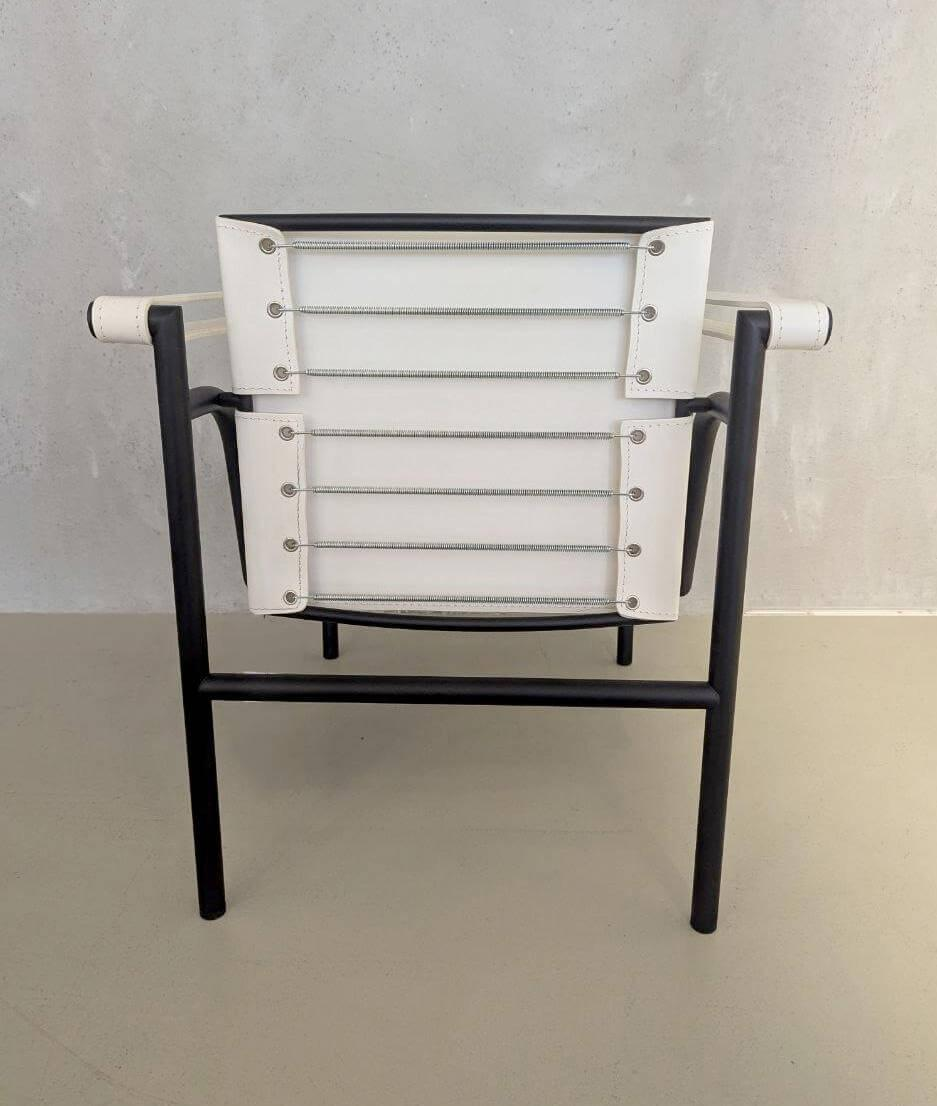 Cassina - Sessel Fauteuil Dossier Basculant Kernleder Weiß Gestell Lack Schwarz - 5