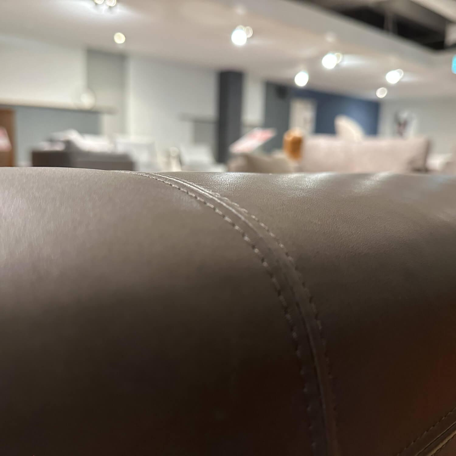 Sofa Liv In Leder 42.101 Quarzgrau Gestell Aluminium Feinstruktur Pulverbeschichtet Matt Umbragrau