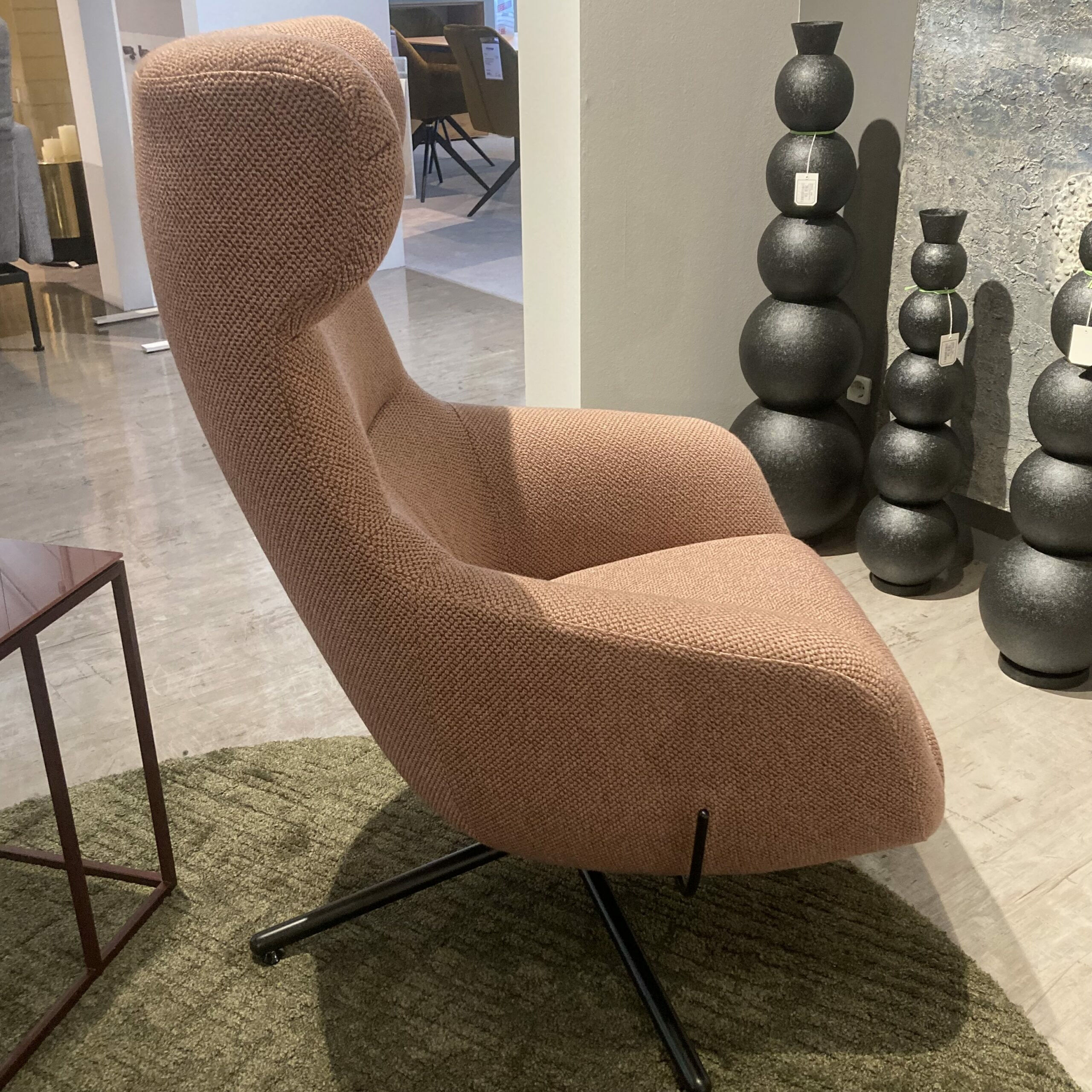 Brühl - Sessel Victor Stoff Rose Kreuzfuß Metall Schwarz Drehfunktion mit Hocker - 5
