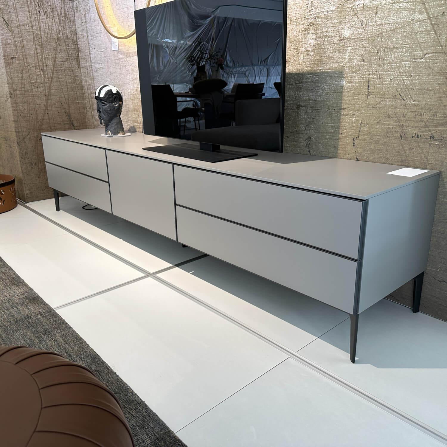 Molteni & C - Sideboard 505 UP Lack Matt London Sky Grau Gestell Metall Zinnfarbig Inklusive Beleuchtung - 2