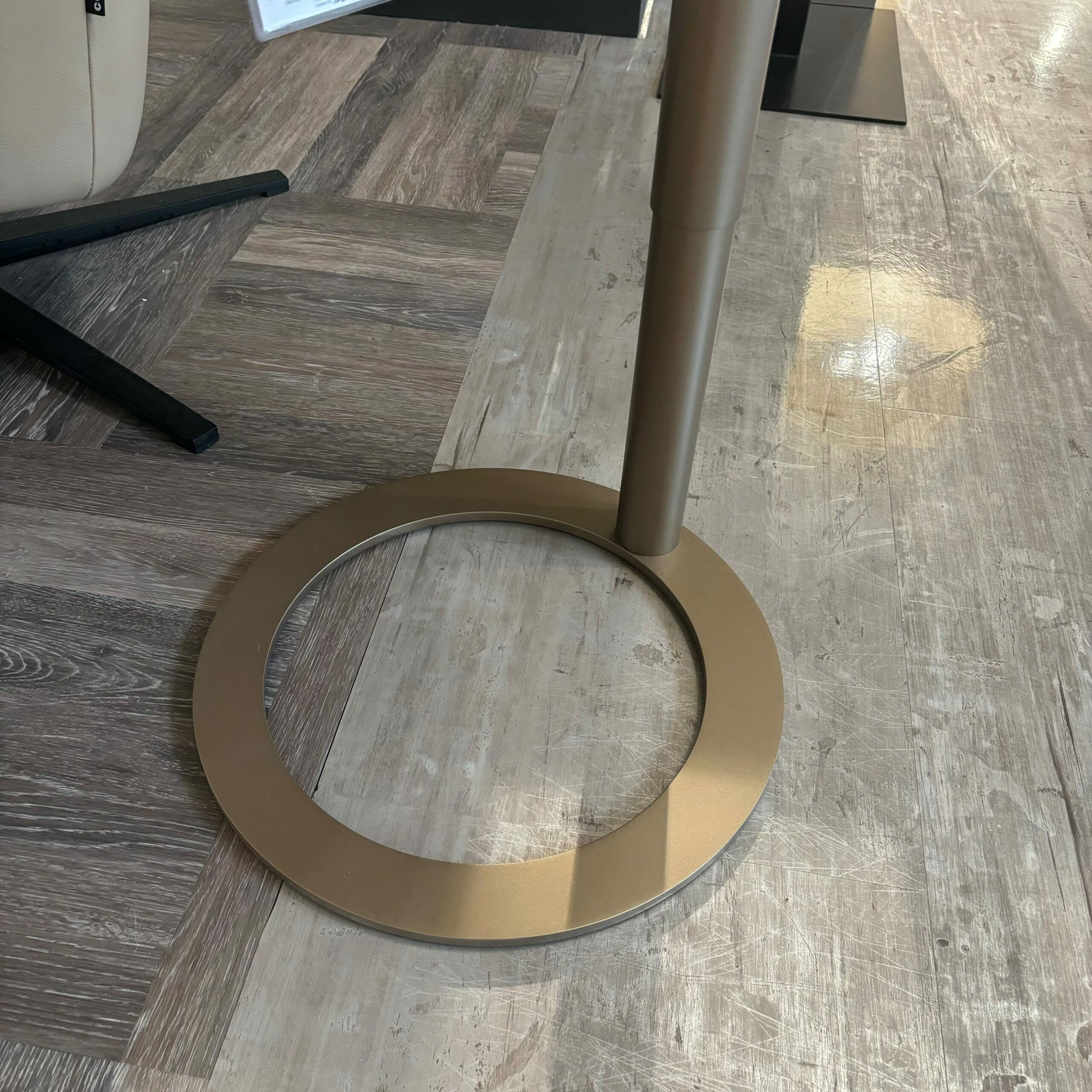 Ronald Schmitt Design - Beistelltisch Rondo Platte Glas Optiwhite Digitaldruck Schwarz Beige Gestell Metall Bronze Gepulvert Stufenlos Höhenverstellbar - 3