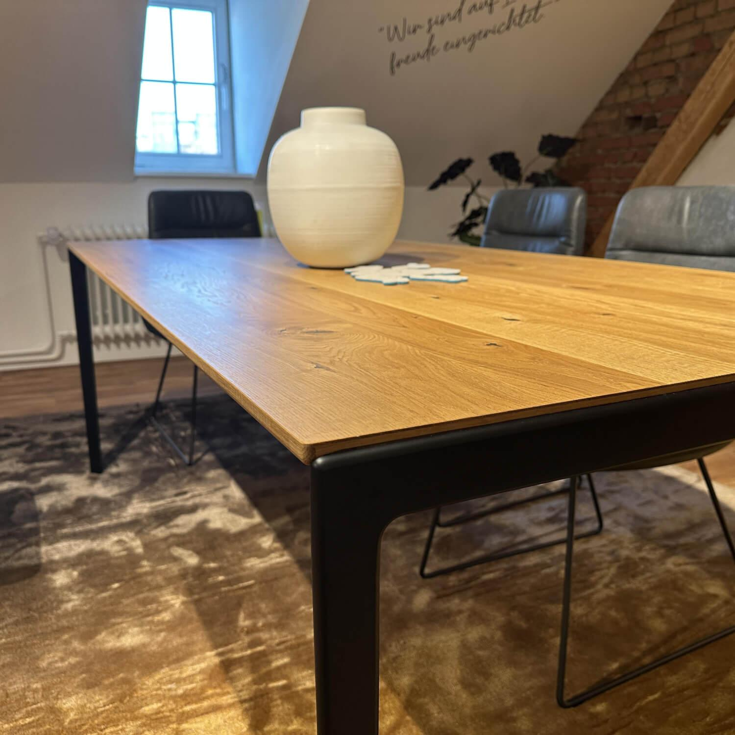 Team 7 - Esstisch Tak Eiche Wild Natur Geölt Gestell Stahl Pulverbeschichtete Schwarz Matt Mit Auszug - 5