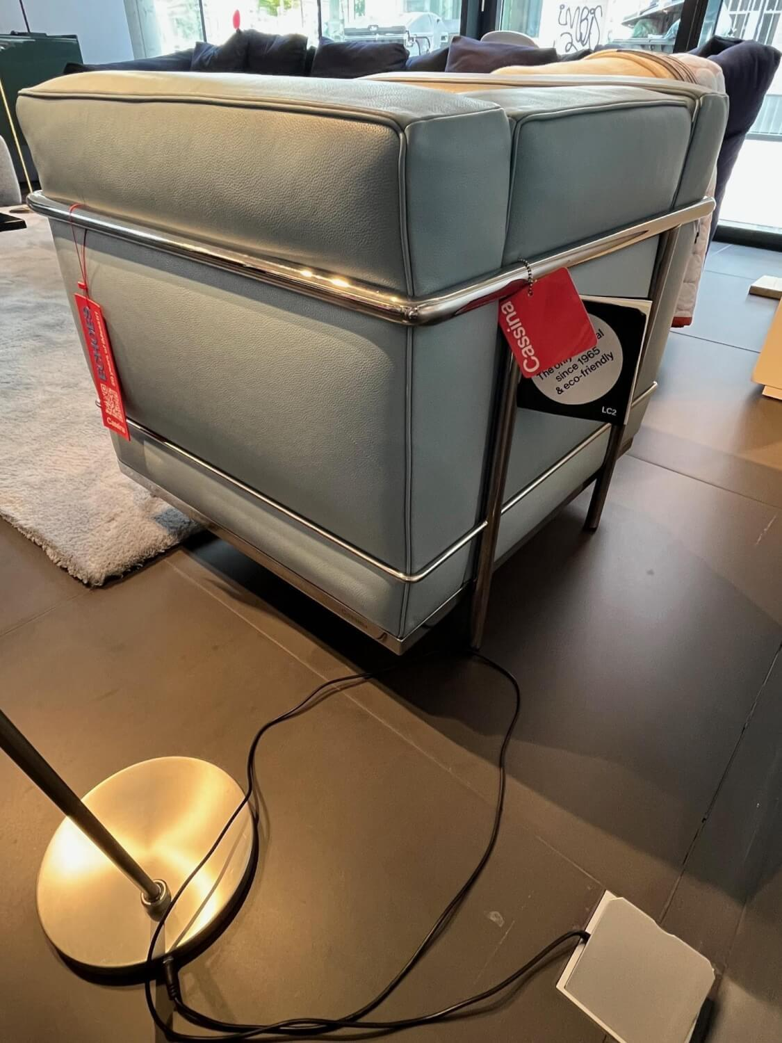 Cassina - Sessel LC2 Fauteuil Grand Confort Petit Modèle Leder Carta Da Zucchero Hellblau - 4