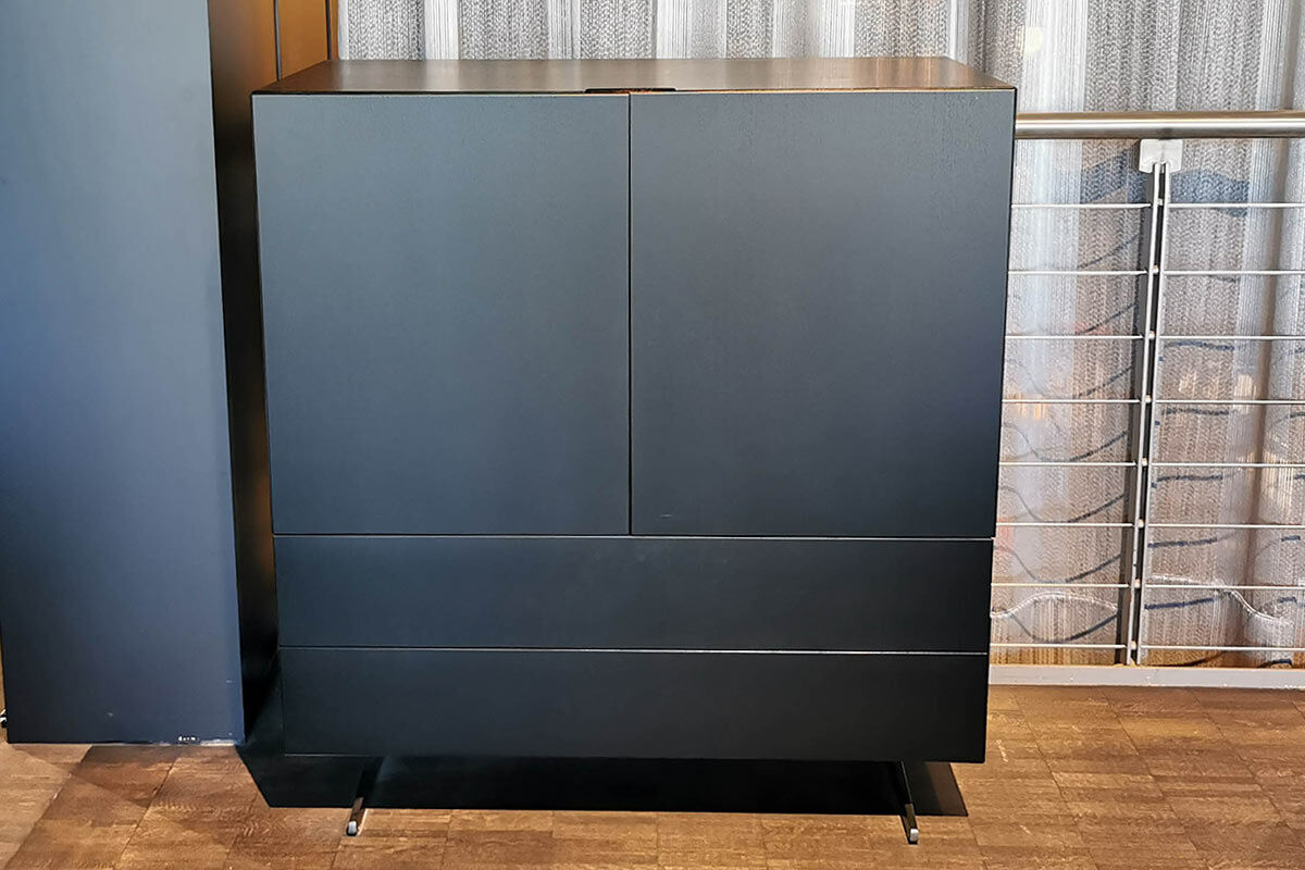 Flexform - Kommode Piuma Esche Ebenholzfarben Gebeizt Füße Aluminium Brüniert - 5