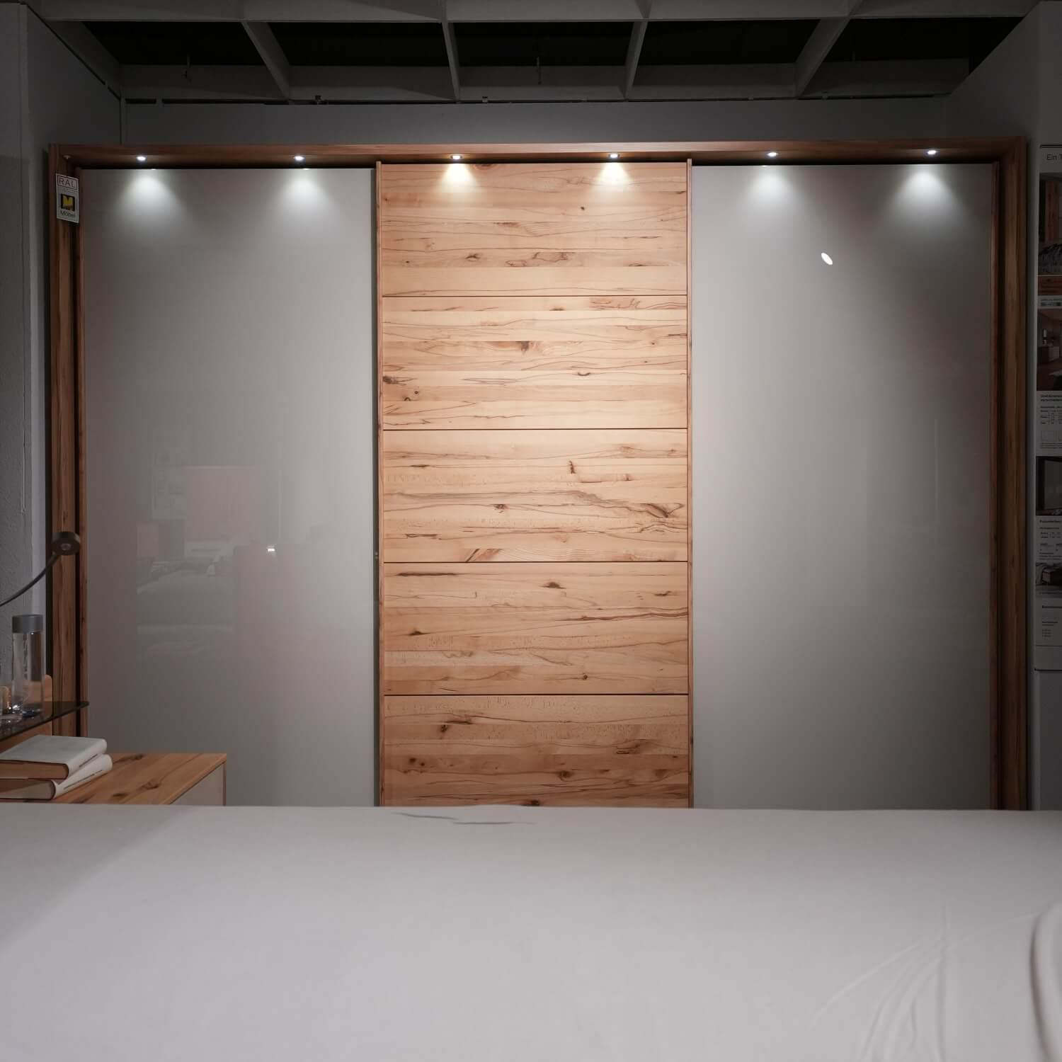 Wiemann - Schlafzimmer Livorno Astkernbuche Teilmassiv Glas Champagner Creme Ohne Matratze Und Lattenrost - 8