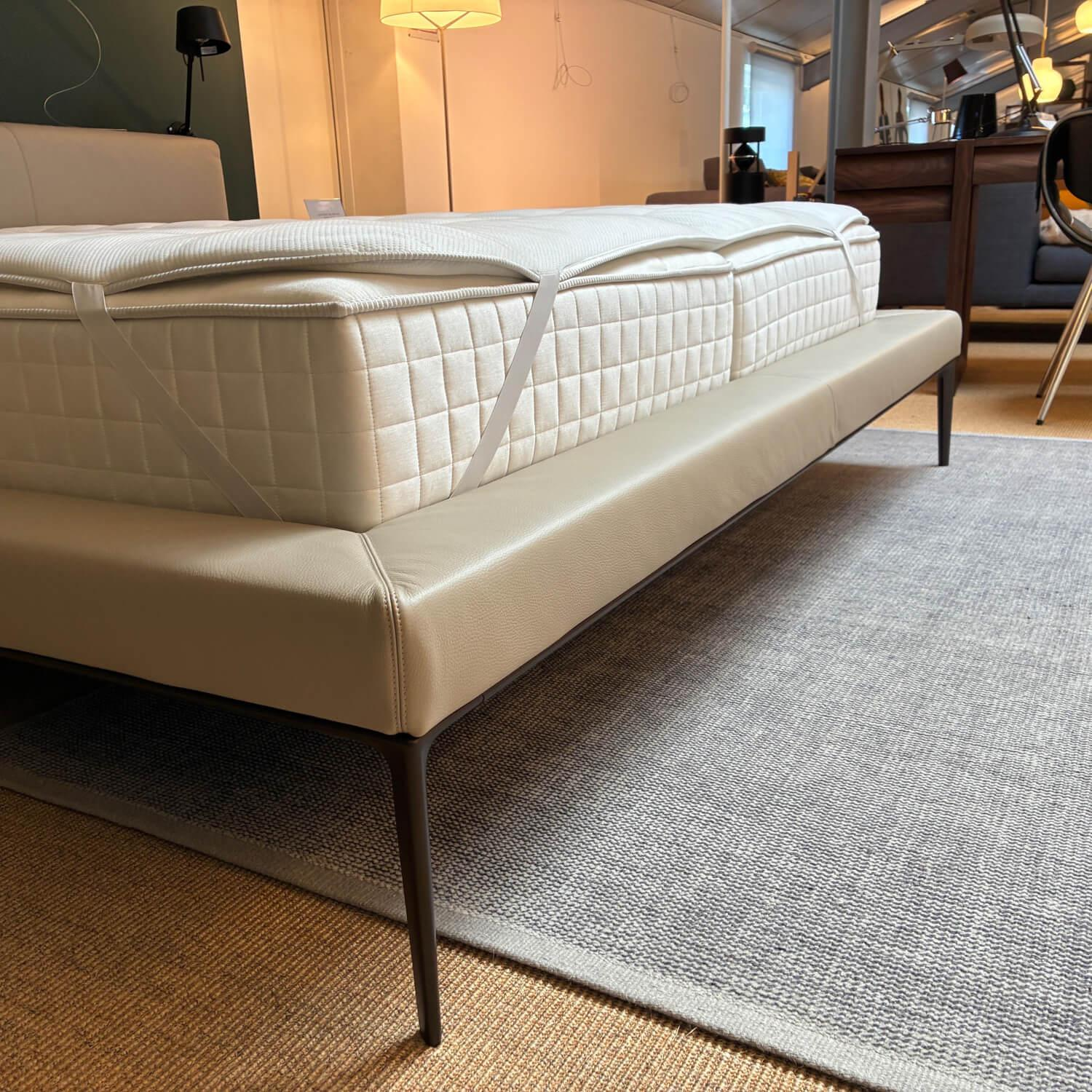 Walter Knoll - Bett Jaan Leder Congress 1367 Beige Inklusive Matratzen Und Topper - 2