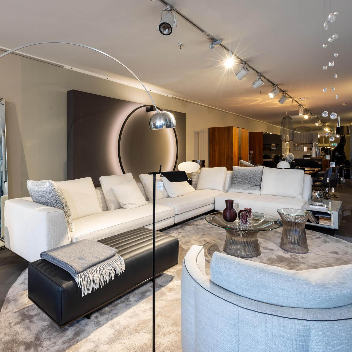 Minotti - Ecksofa Roger Suite Spring Stoff Natte 01 Bianco Weiß Case Lackiert Ghiaccio mit gleichfarbigen Kissen - 2