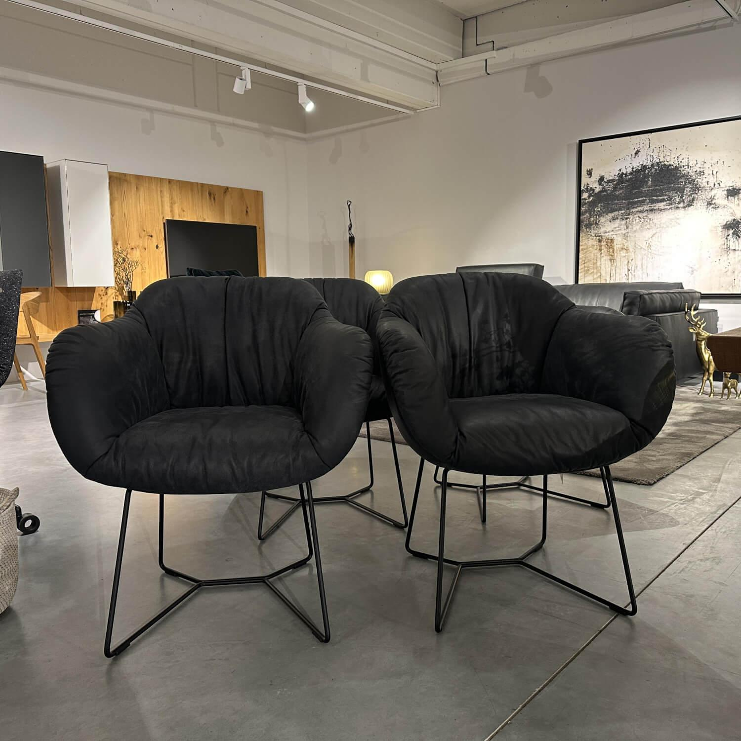 Contur - 4er Set Armlehnenstuhl Sevano Leder Miura 51 Anthrazit Gestell Metall Schwarz Pulverbeschichtet - 2