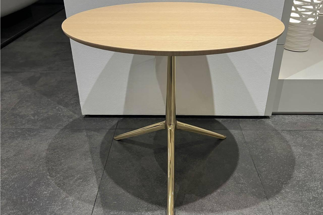 B&B Italia - Beistelltisch Cozy Platte Eiche Hell Gebürstet Gestell Messing Glänzend - 2