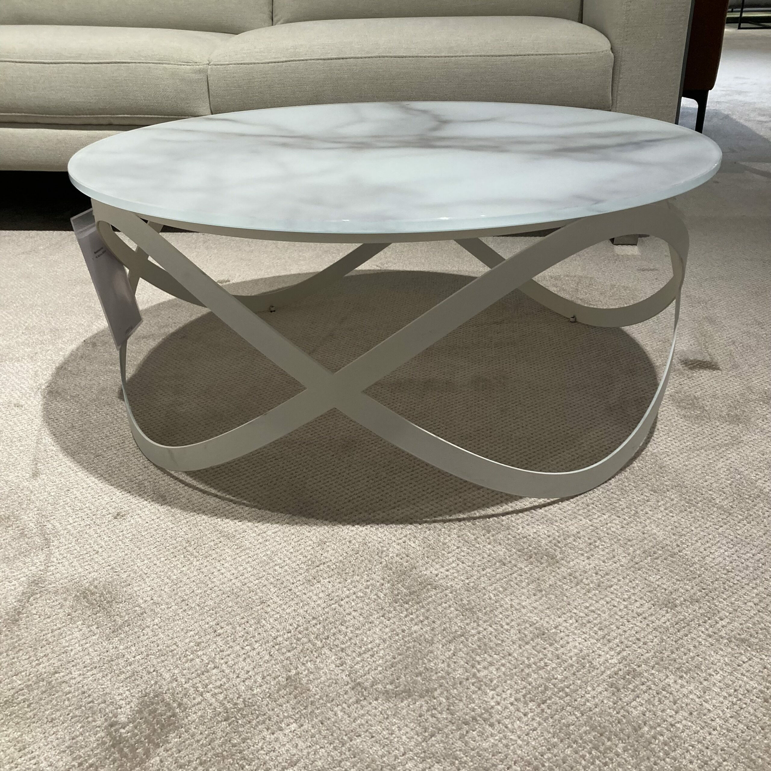 Ronald Schmitt Design - Couchtisch Candy Tischplatte Optiwhite Glas Nano Calacat Grau Weiß Gestell Flachstahl Pulverbeschichtet Weiß - 3