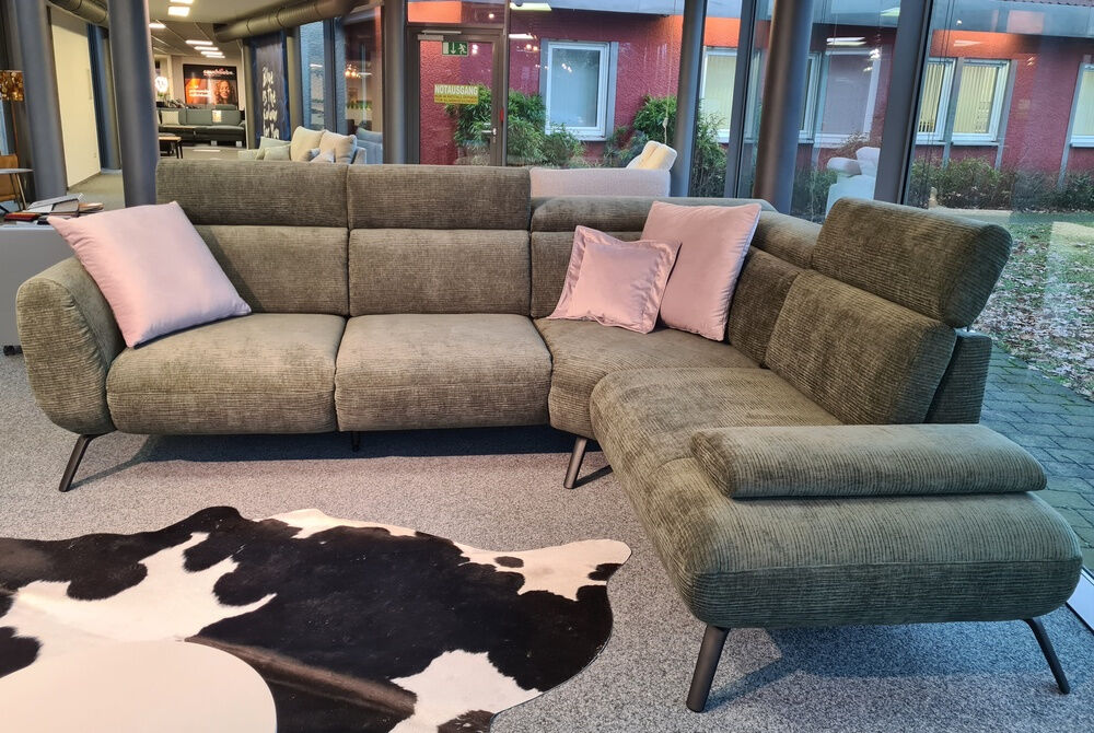 Poco - Ecksofa LS25 Basila Stoff Marubia Olive 07 Grün mit 3 Kissen - 2