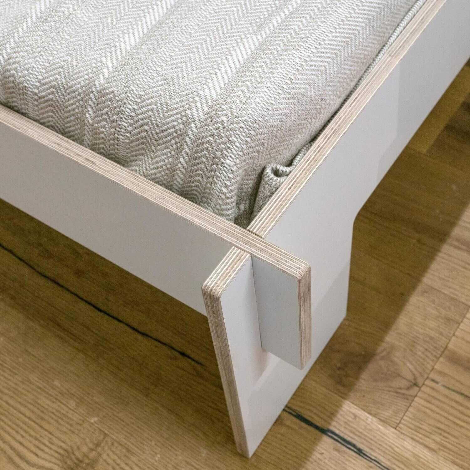 Bett Inklusive Matratze Und Lattenrost Rahmen Birkensperrholz Weiß