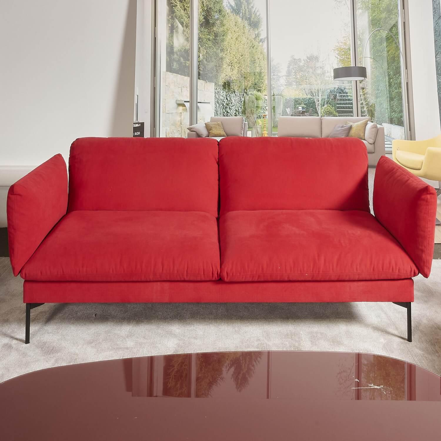 Sofa Heaven Bezug Stoff Hot Madison Reboot CH1249 706 Rot Füße Matt Lackiert Schwarz Mit Zwei Abklappbaren Armlehnen