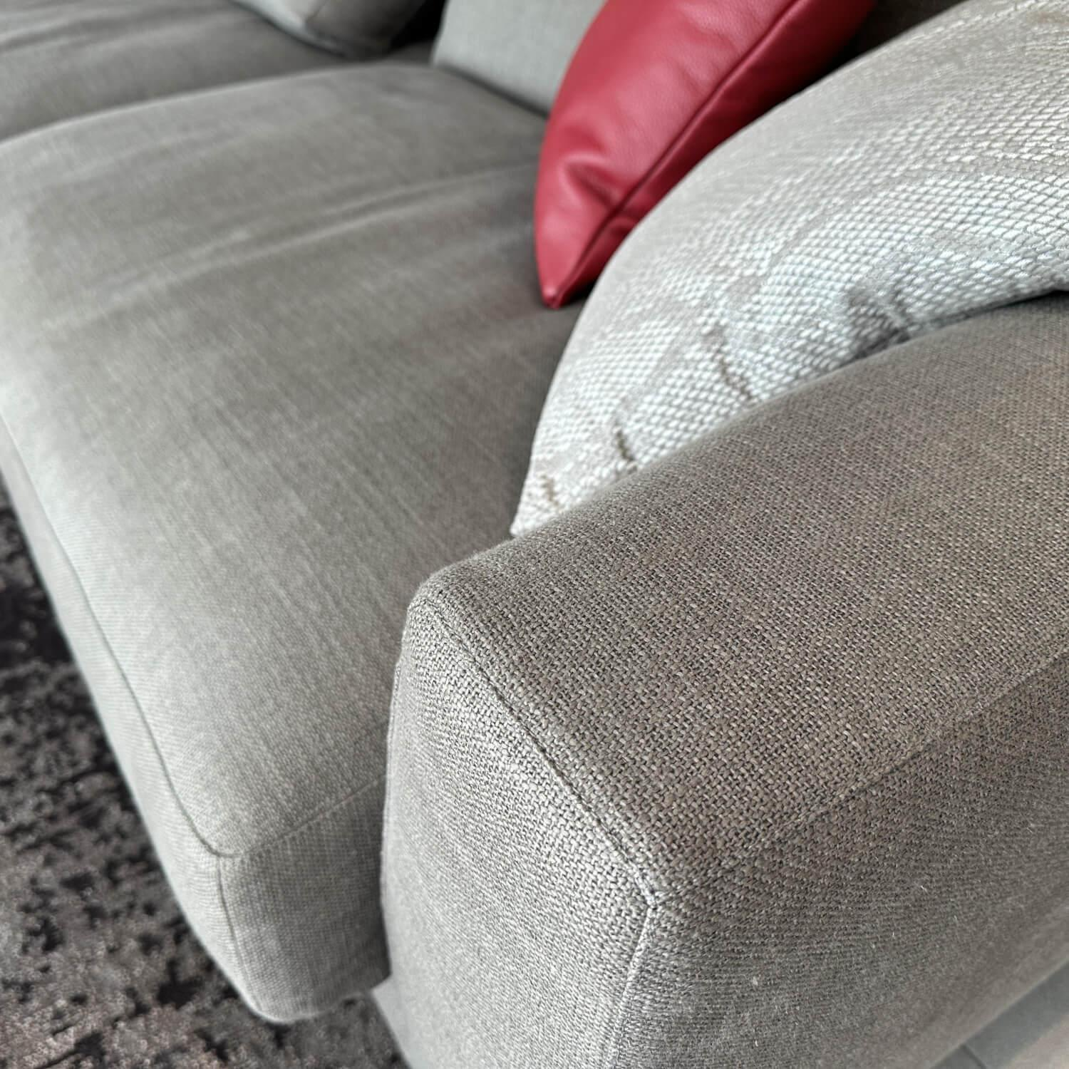 Walter Knoll - Ecksofa Grande Suite Stoff Bora Fango 26 Grau Sockel Buche Schwarz Lackiert Mit Ablageboard Und Kissen - 11