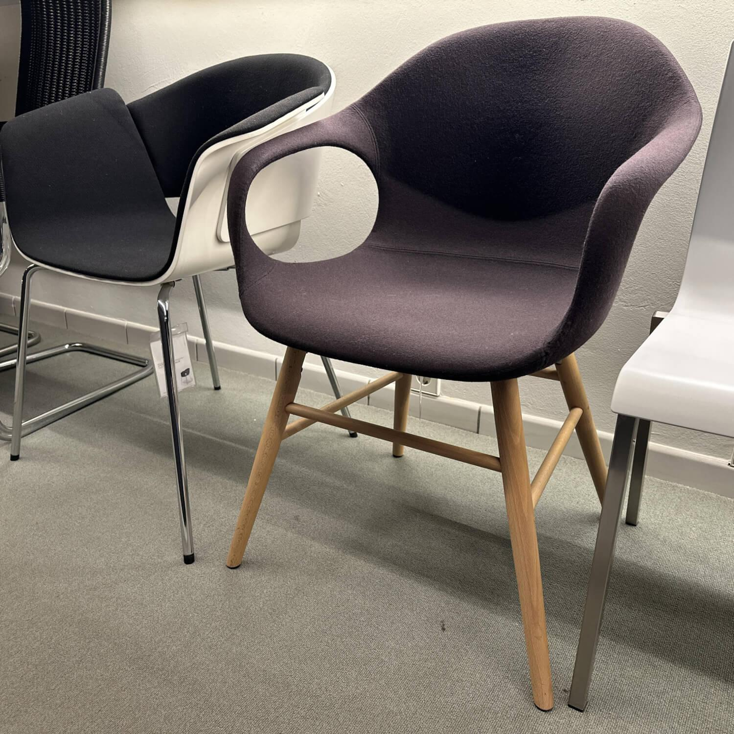 Kristalia - Armlehnstuhl Elephant Stoff Divina 3 393 Dunkelbraun Gestell Buche - 5