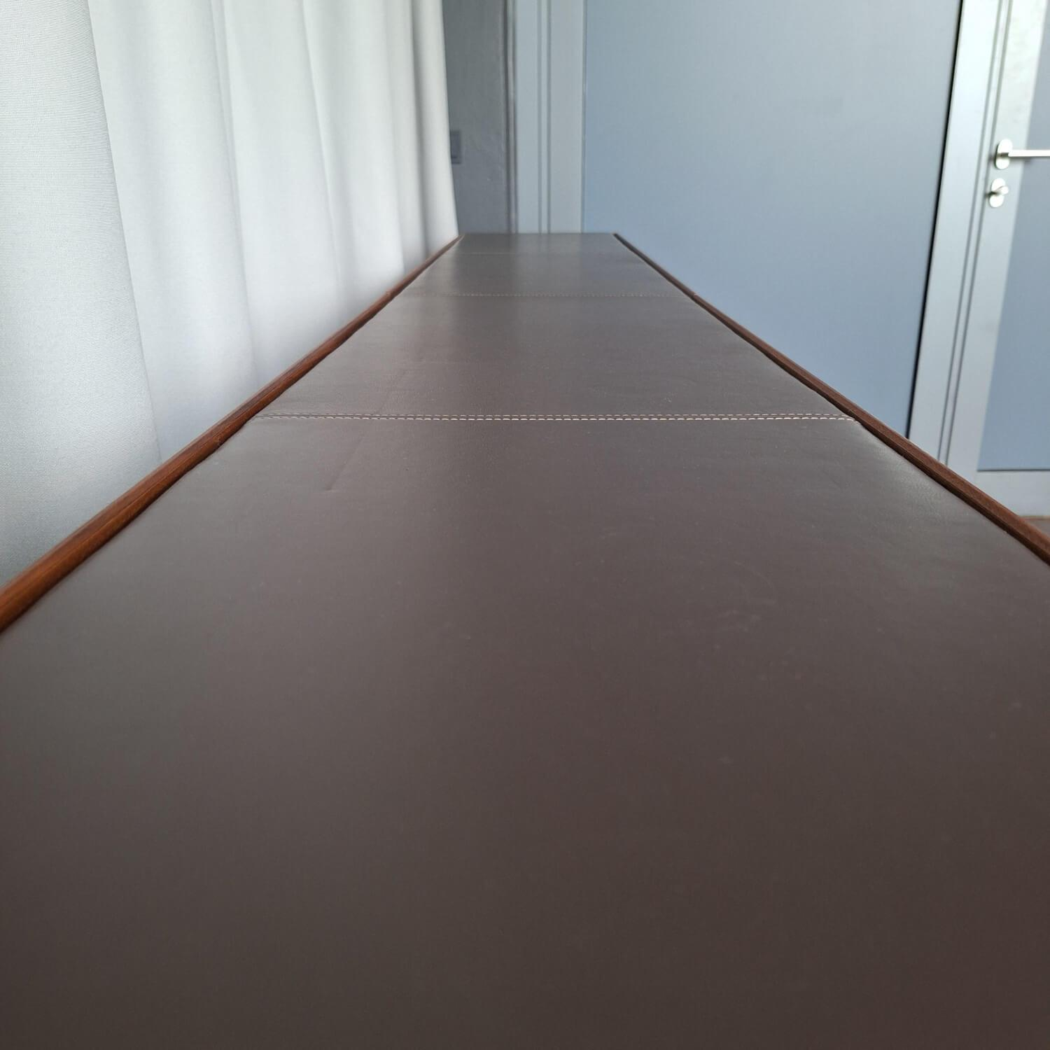 Interlübke - Sideboard Cube Nussbaum Canela Geölt Lederauflage Dunkelbraun Sockel Grau - 5