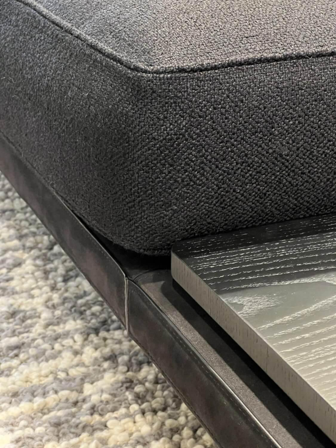 Minotti - Wohnlandschaft Dylan Stoff Ginza Col. 09 Nero Schwarz Basis Leder Nabuk Kufen Zinnfarbig - 3