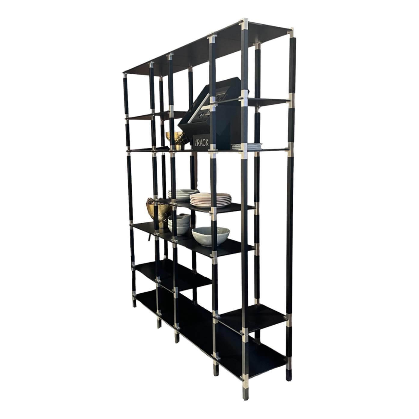 tRack - Regal t-Rack Gestänge und Stahlböden Tiefschwarz Mikrostruktur Konnektor Mattnickel - 1